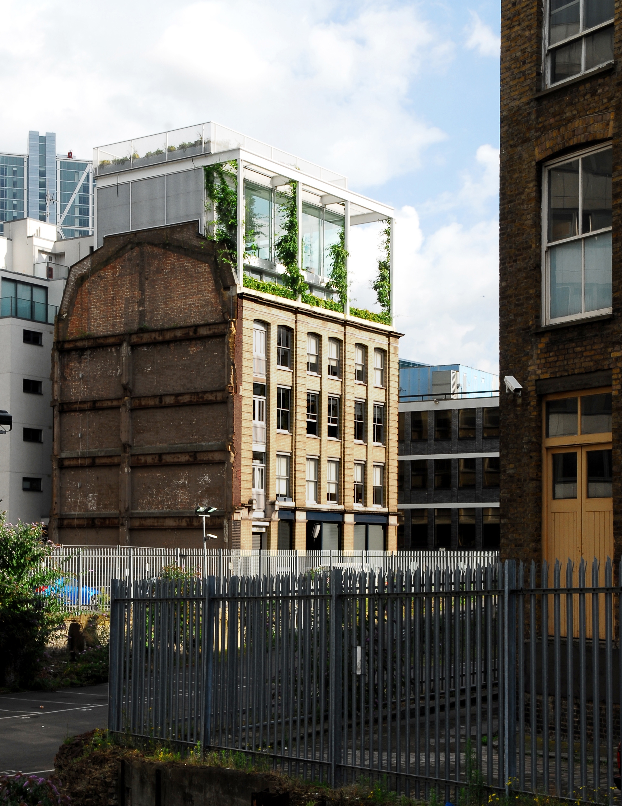 Leggi sul progetto Roof Garden Apartment