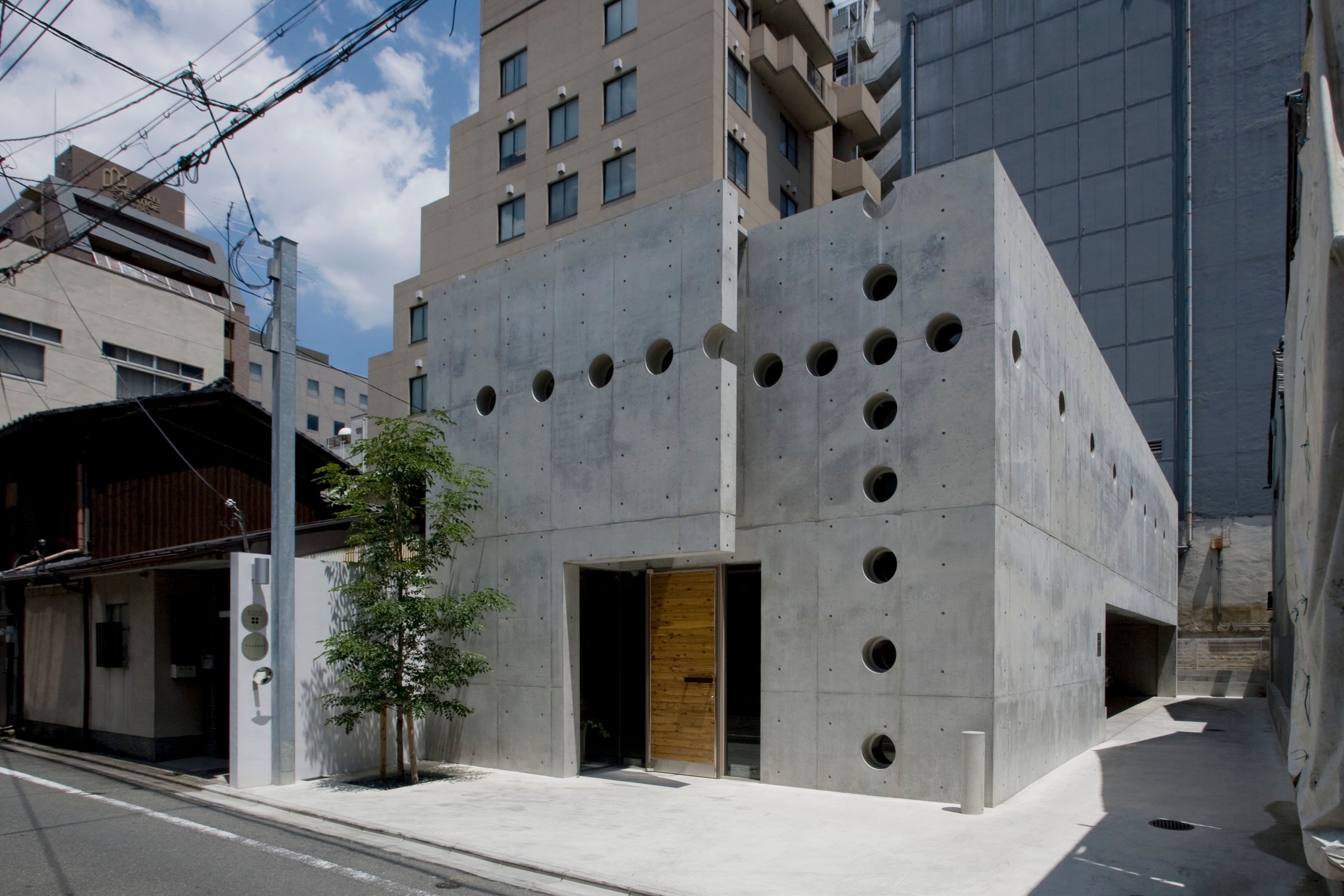 Read about project MON factory/House