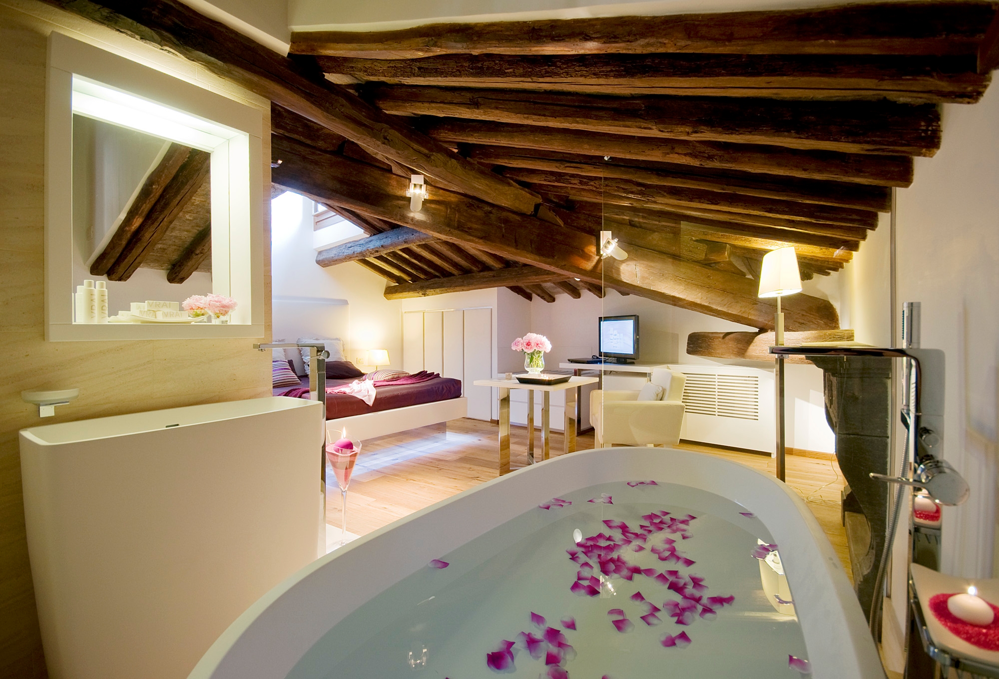 Read about project Gigli d'Oro Suite