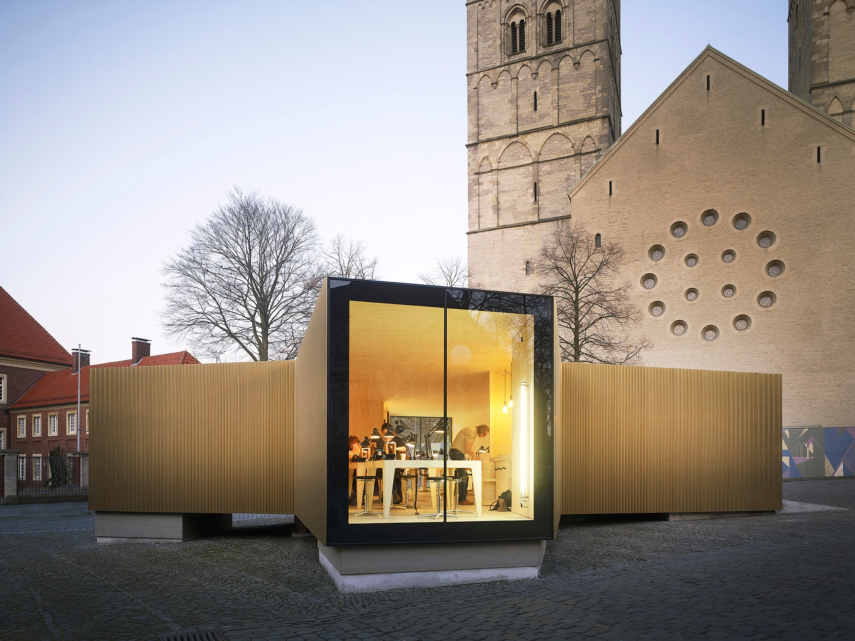 Erfahre mehr über das Projekt „Goldene Pracht“ und eine goldene Werkstatt