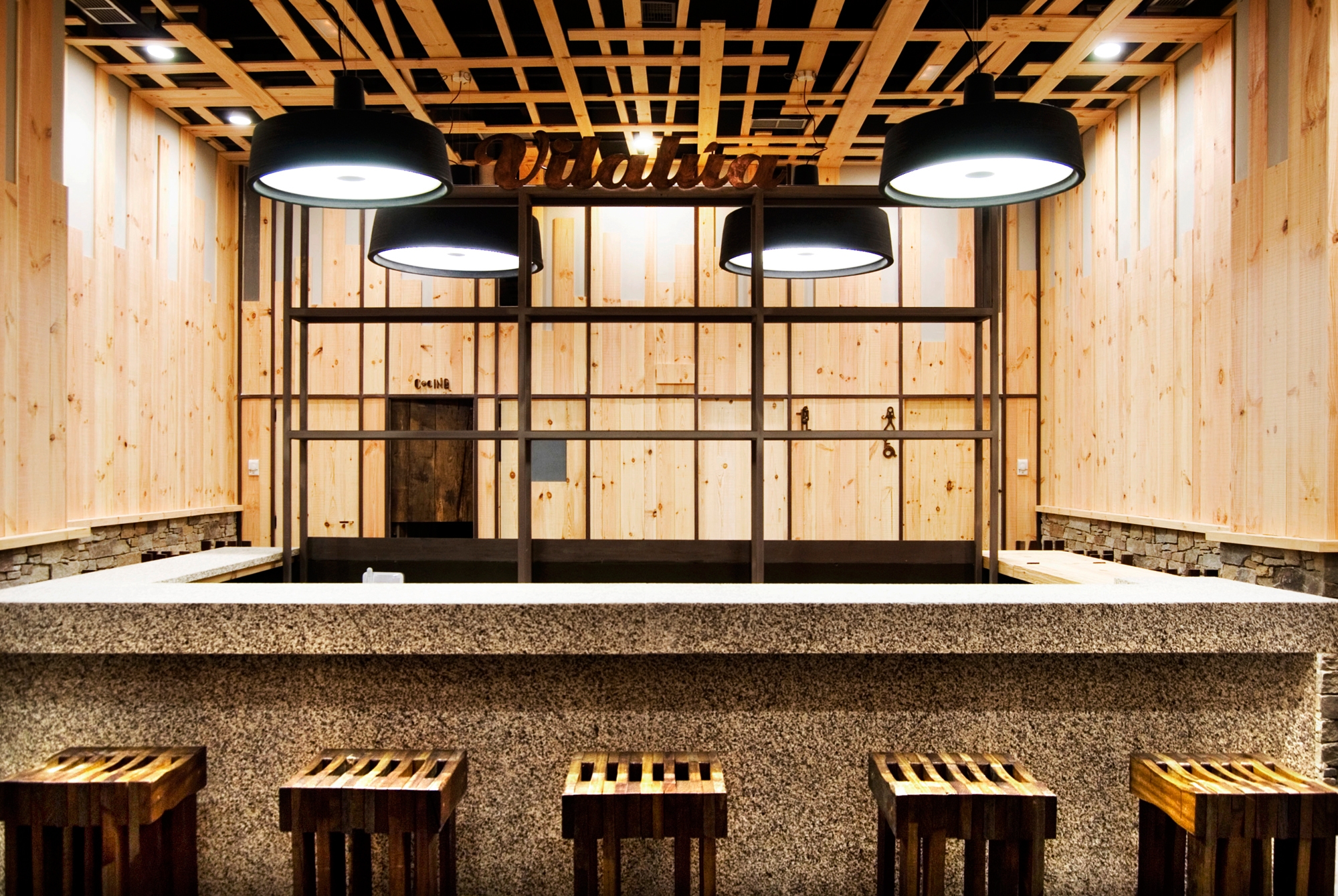 Erfahre mehr über das Projekt Vilalúa Restaurant