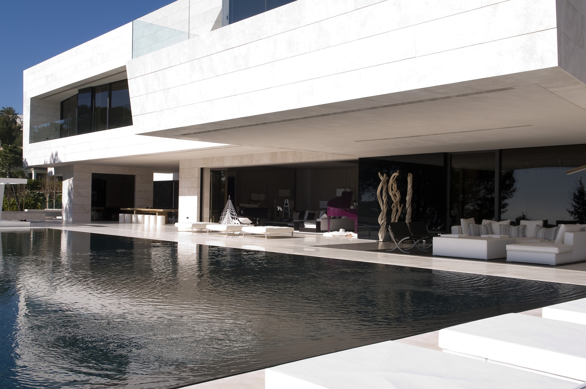 Read about project Familiar house