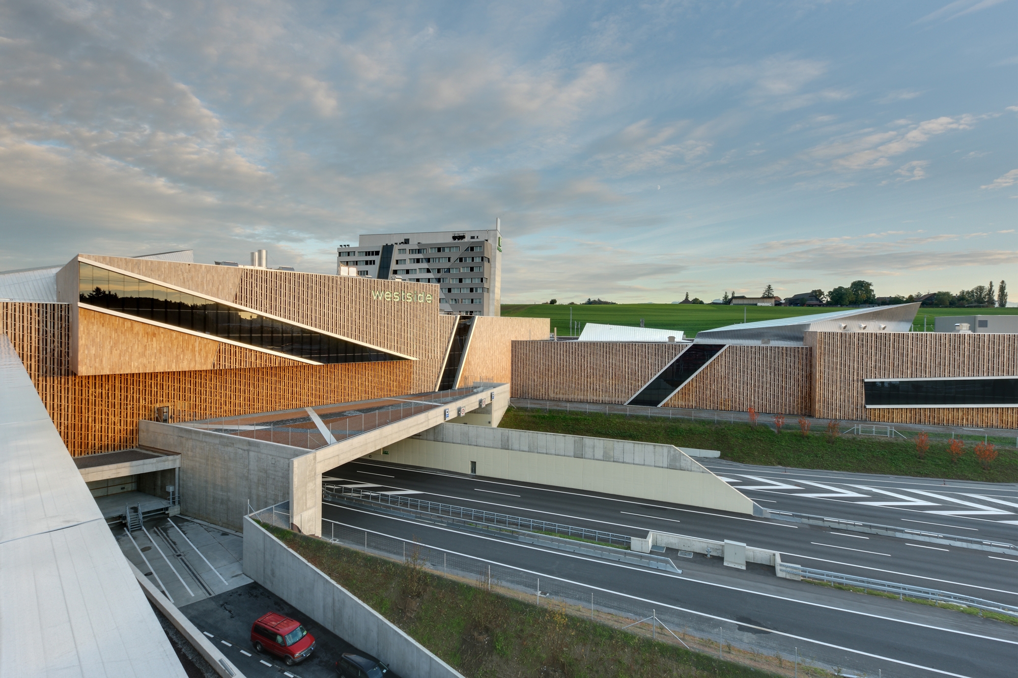 Lees oor projek Westside Shopping and Leisure Centre