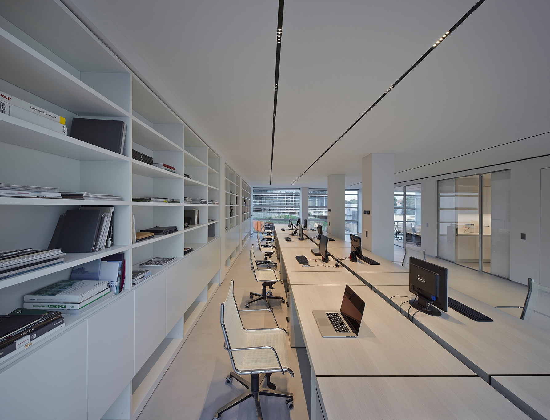 Erfahre mehr über das Projekt Matteo Nunziati Headquarter Office