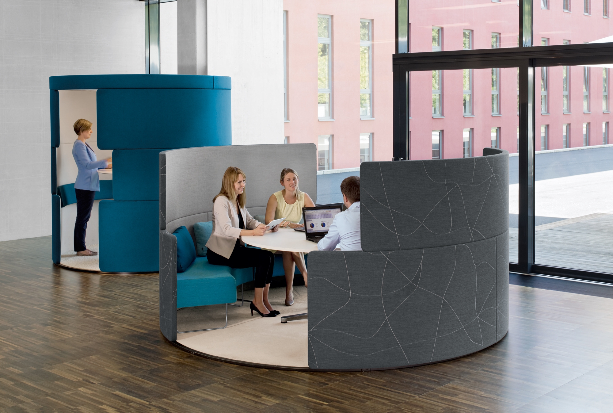 Leer sobre el proyecto A Hot Spot in the office