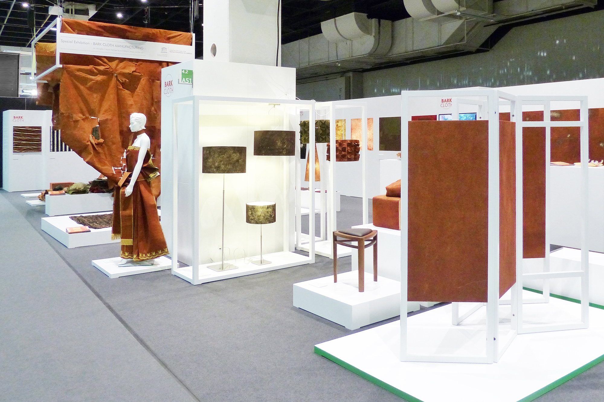 Lire à propos du projet Special Exhibition Bark Cloth | IMM 2014 Cologne