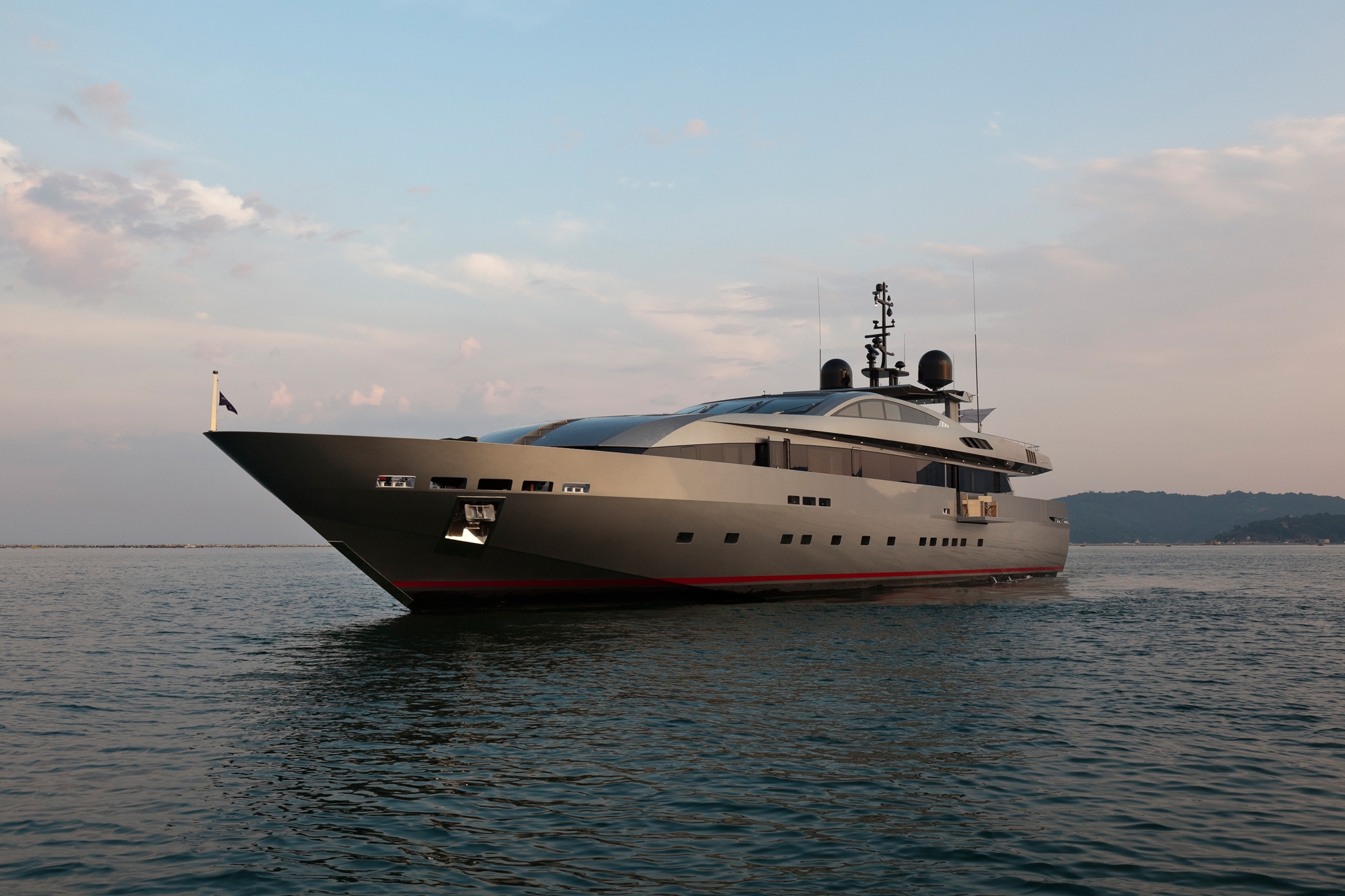 Leggi sul progetto M/Y Monokini