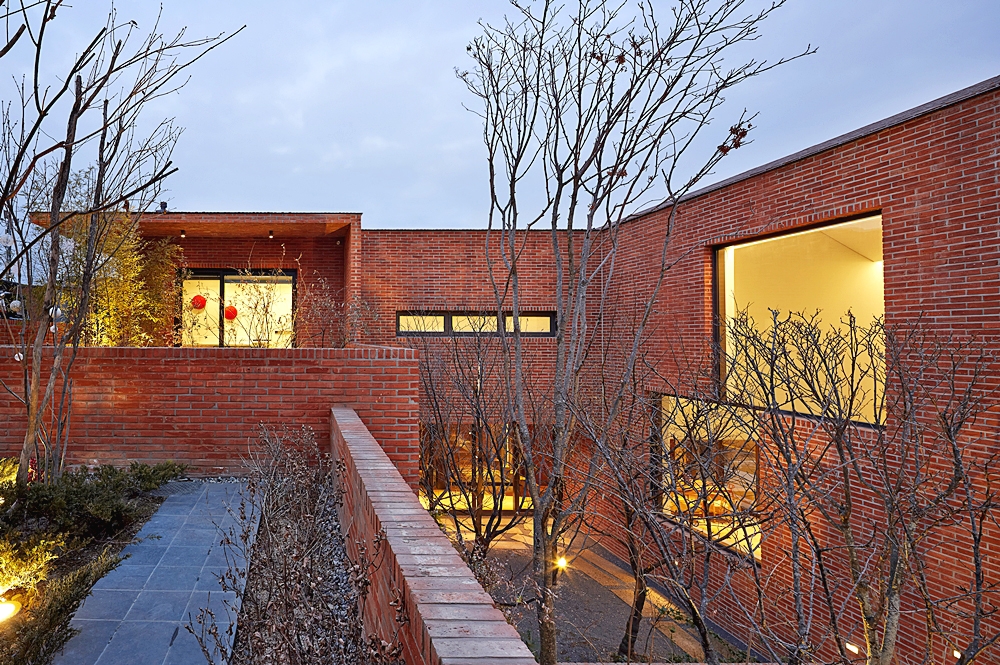 Erfahre mehr über das Projekt Fortress Brick House