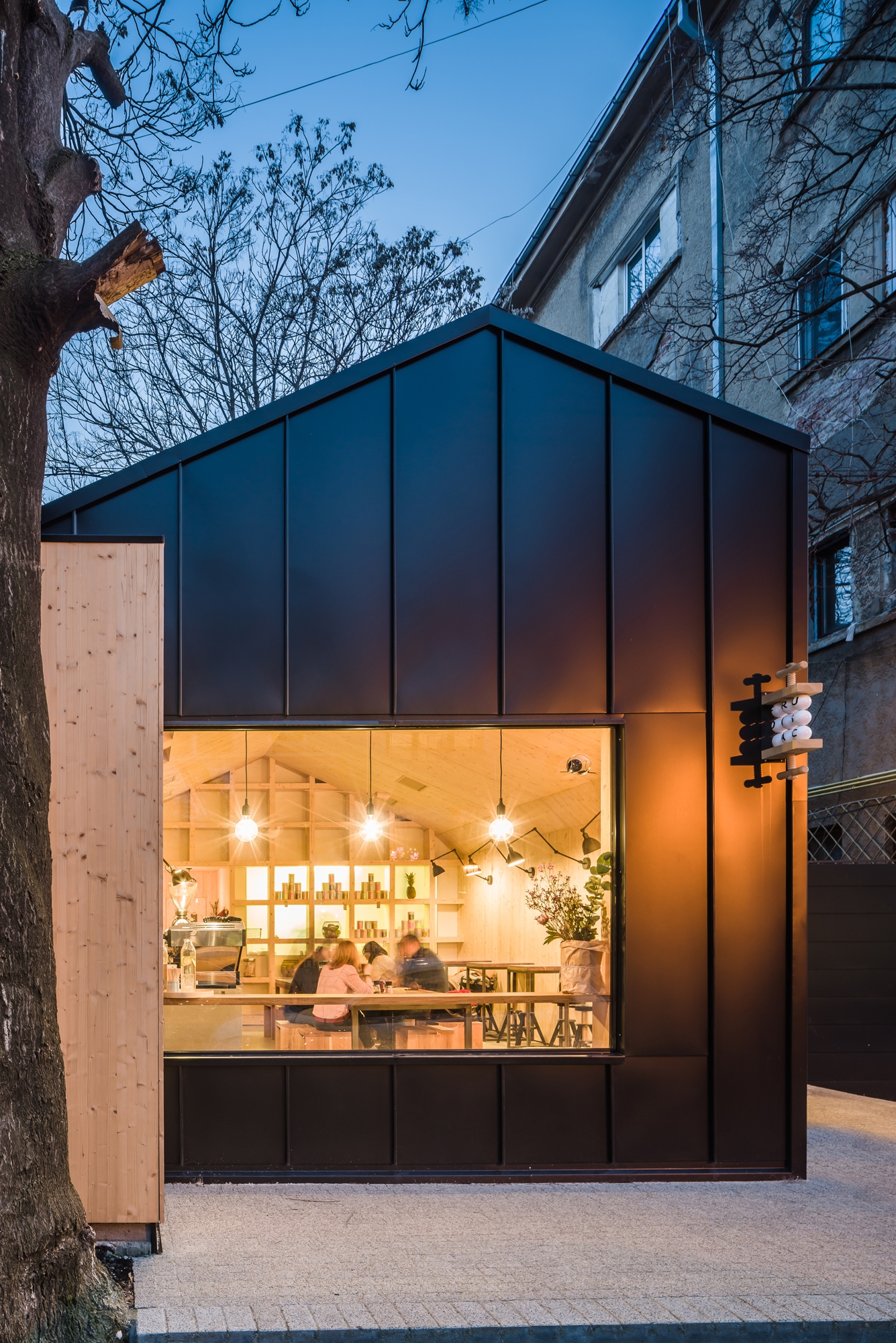 Erfahre mehr über das Projekt Frudisiac Bar-Café