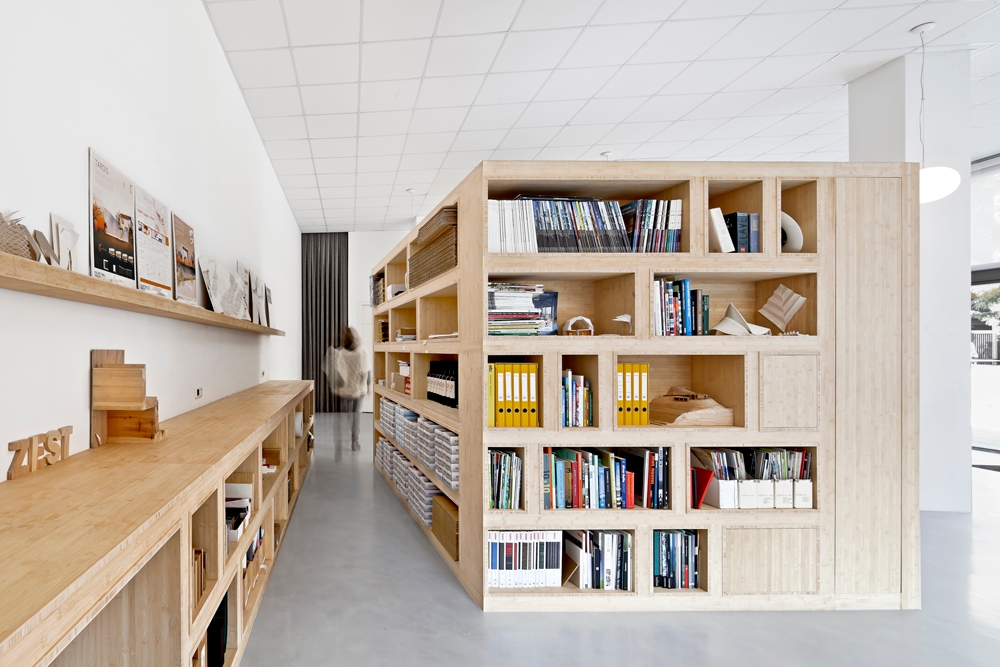 Leggi sul progetto Office Dones del 36