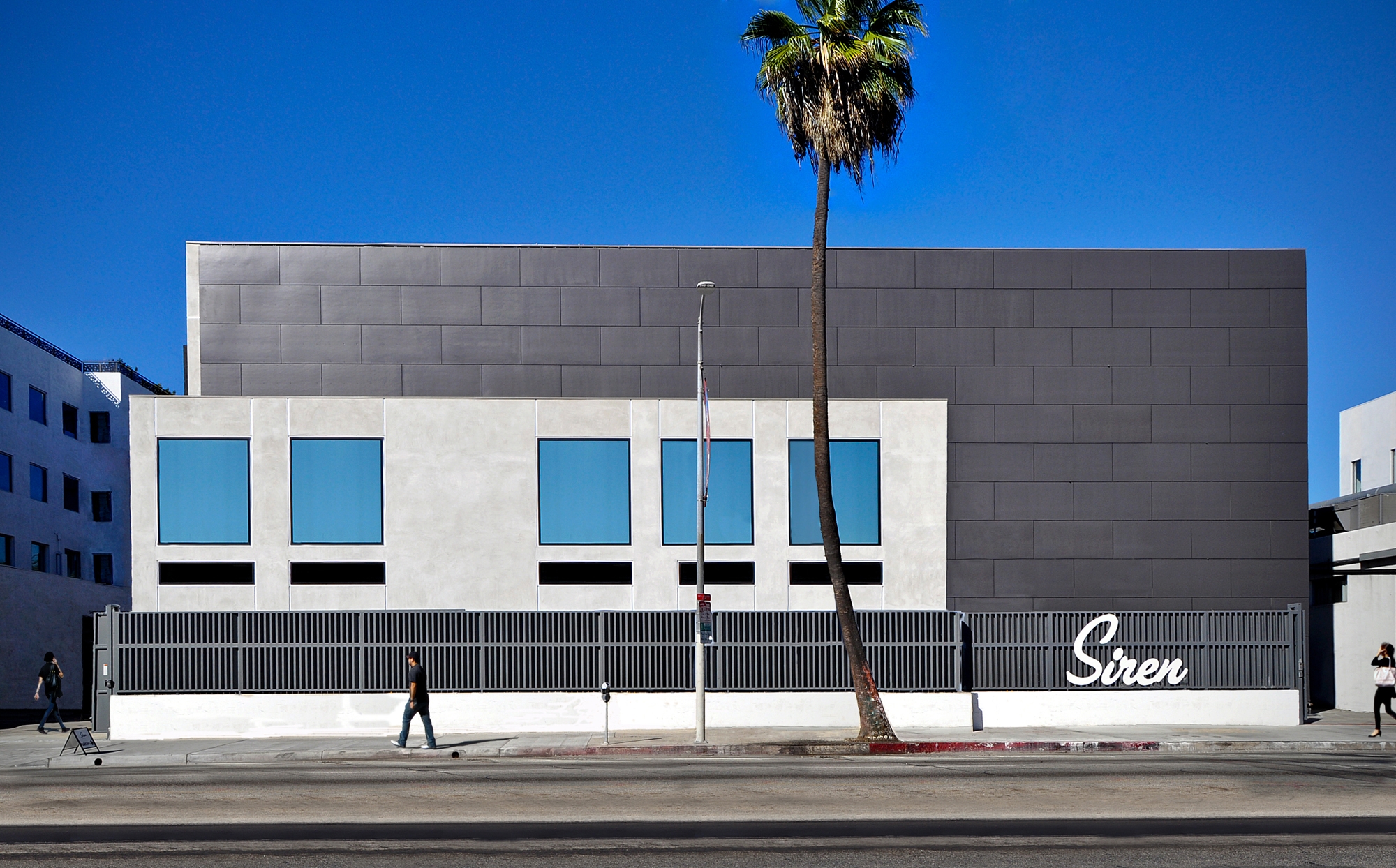 Lees oor projek Siren Production Studios "The Cube"