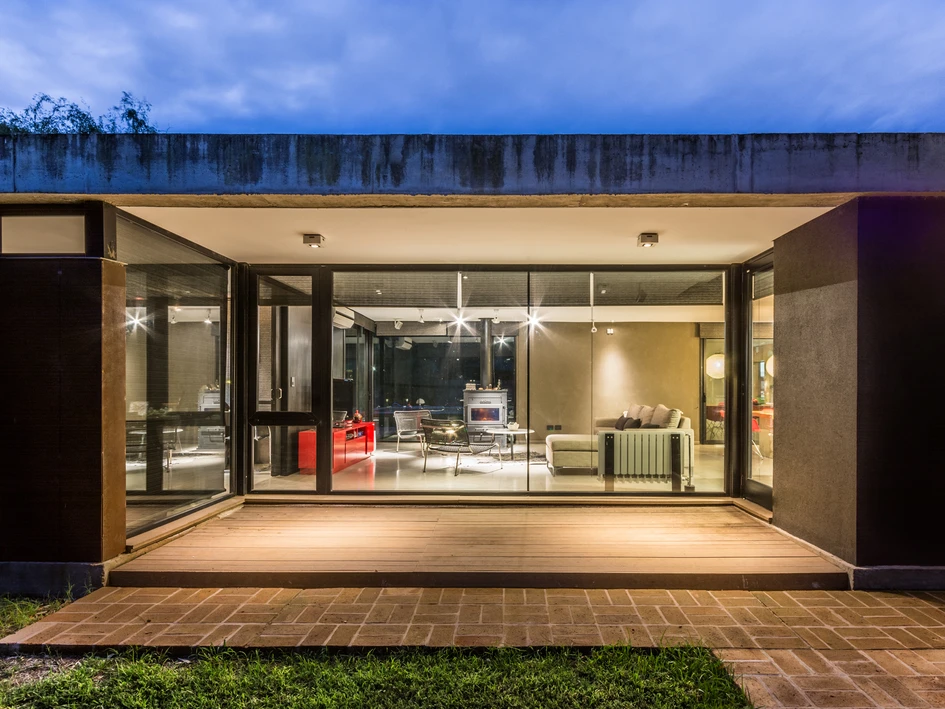 Linear House – Discover project by Roberto Benito Arquitecto | Architonic