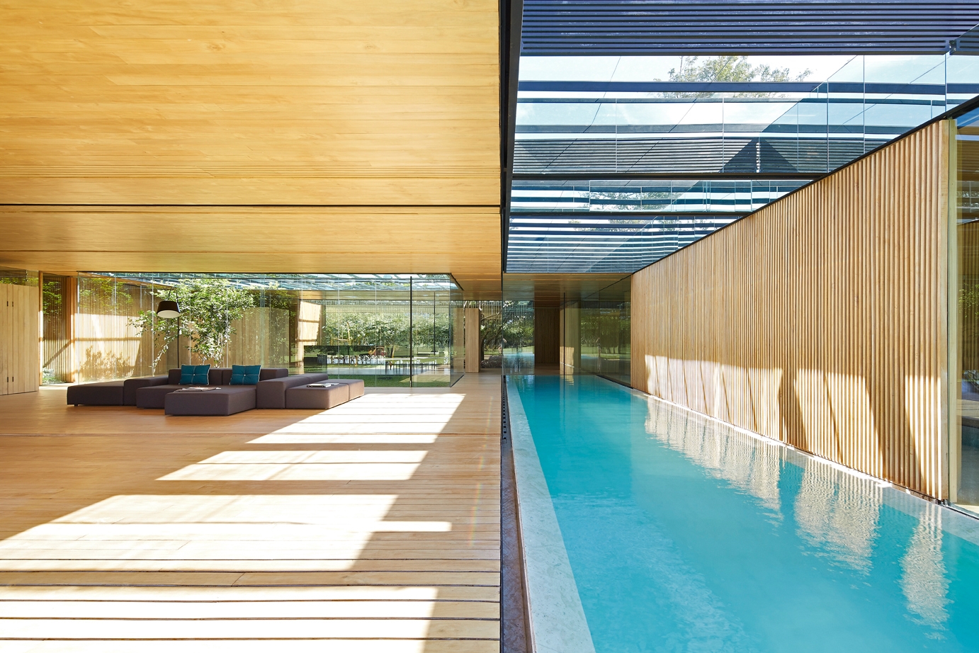 Lees oor projek INOUT house