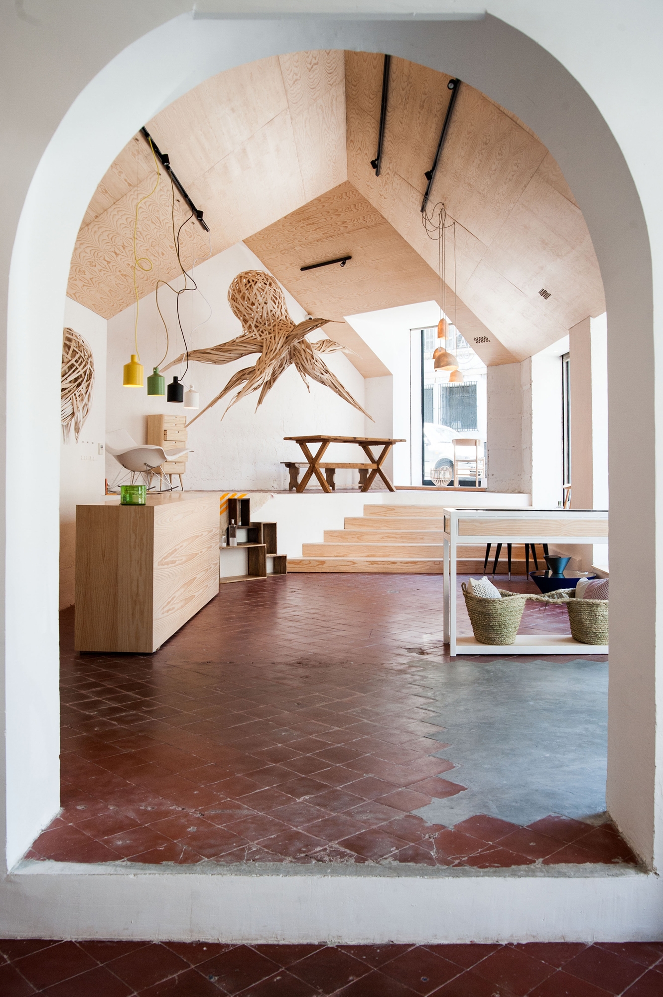 Lees oor projek Shop and Exhibition Space
