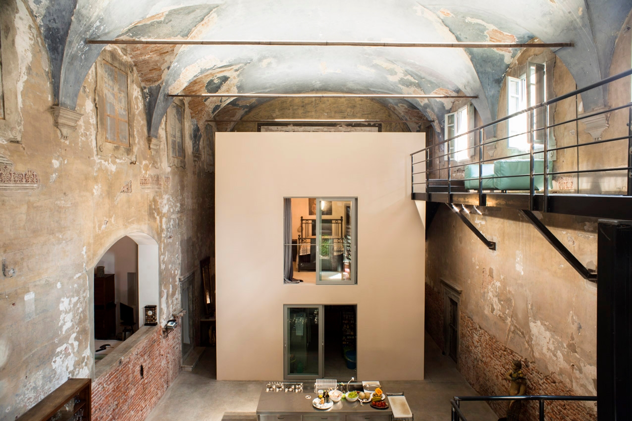 Lees oor projek Residential architectural lighting project for Massimo Vitali