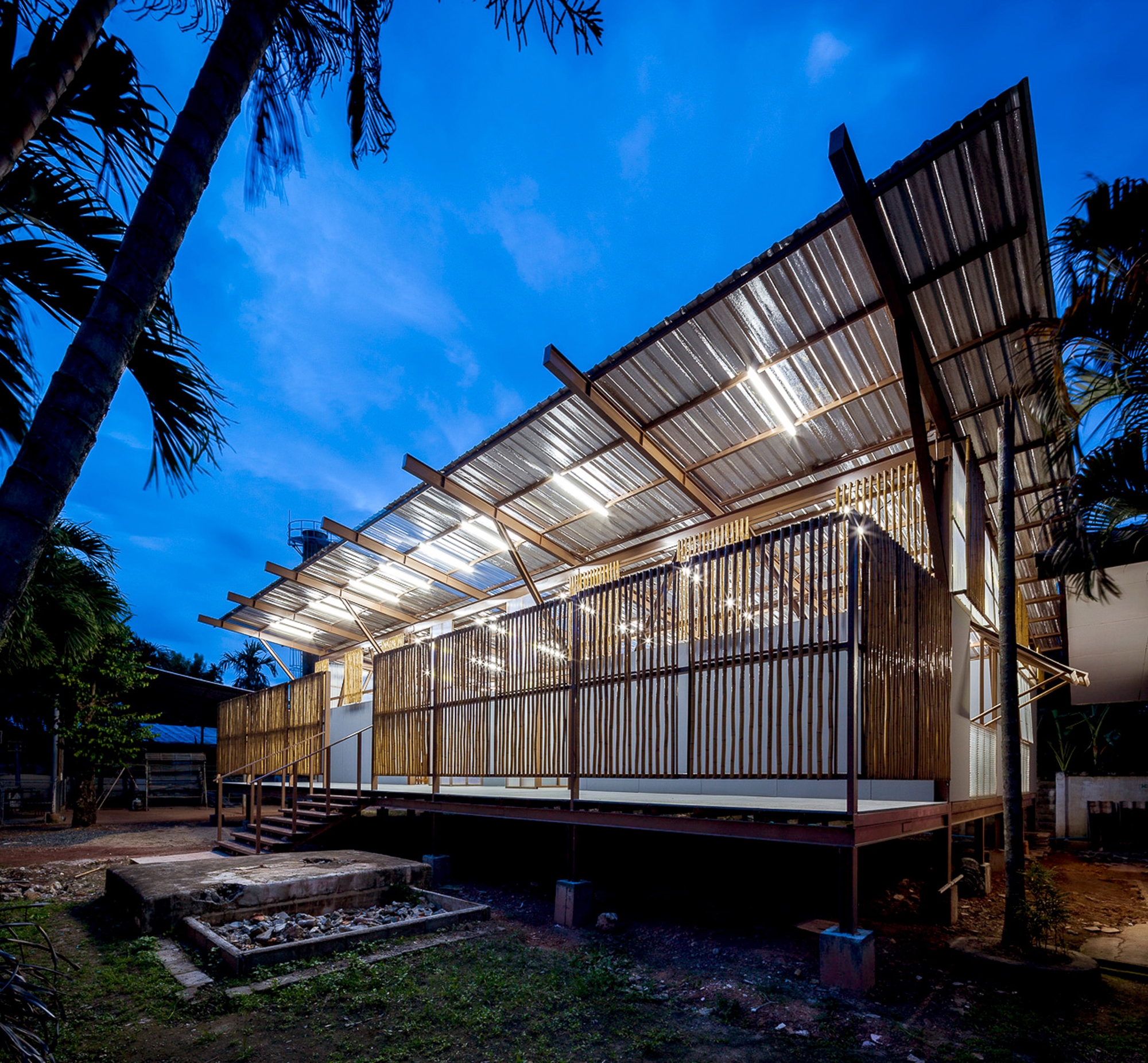 Leer sobre el proyecto Baan Nong Bua School