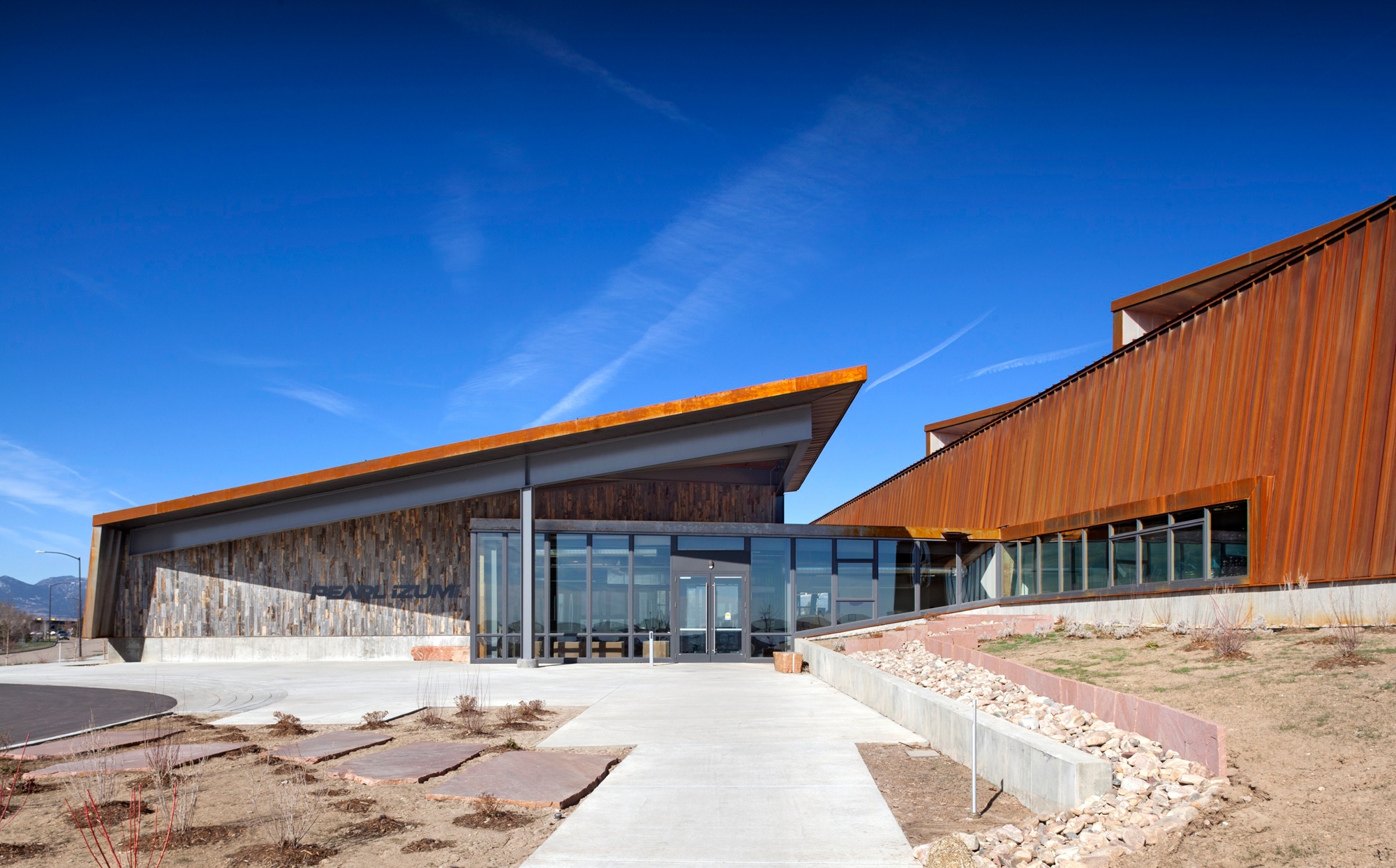 Lees oor projek Pearl Izumi North American Headquarters