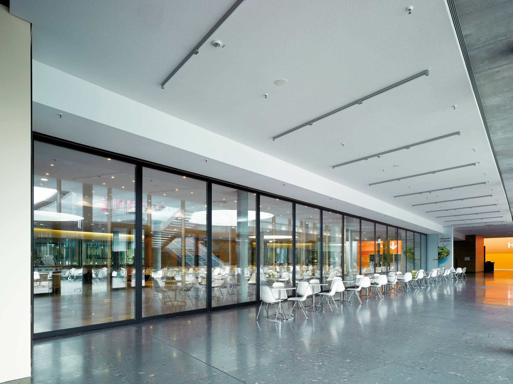 Leer sobre el proyecto Stuttgart exhibition center