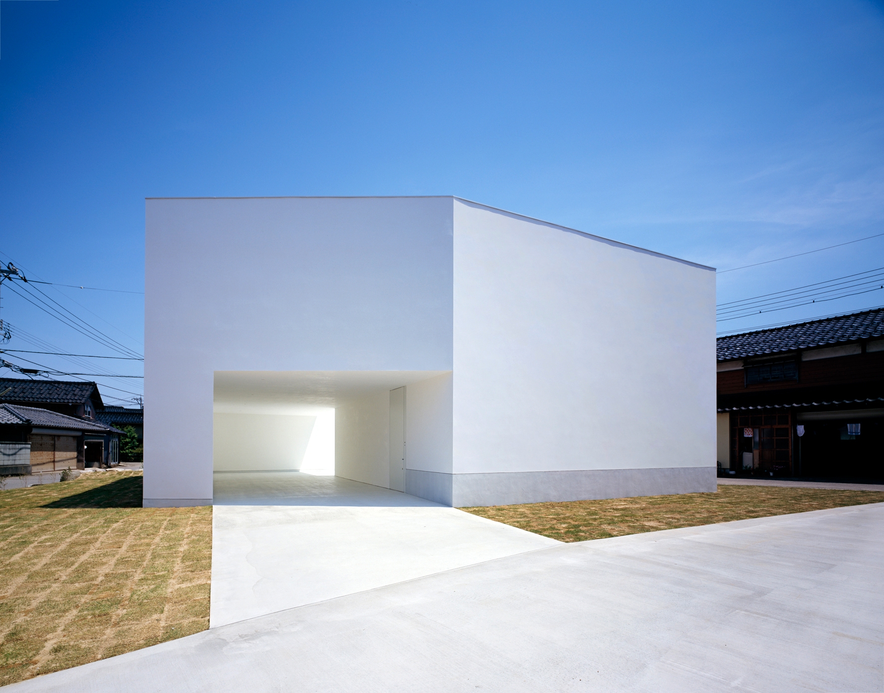 Lire à propos du projet White Cave House