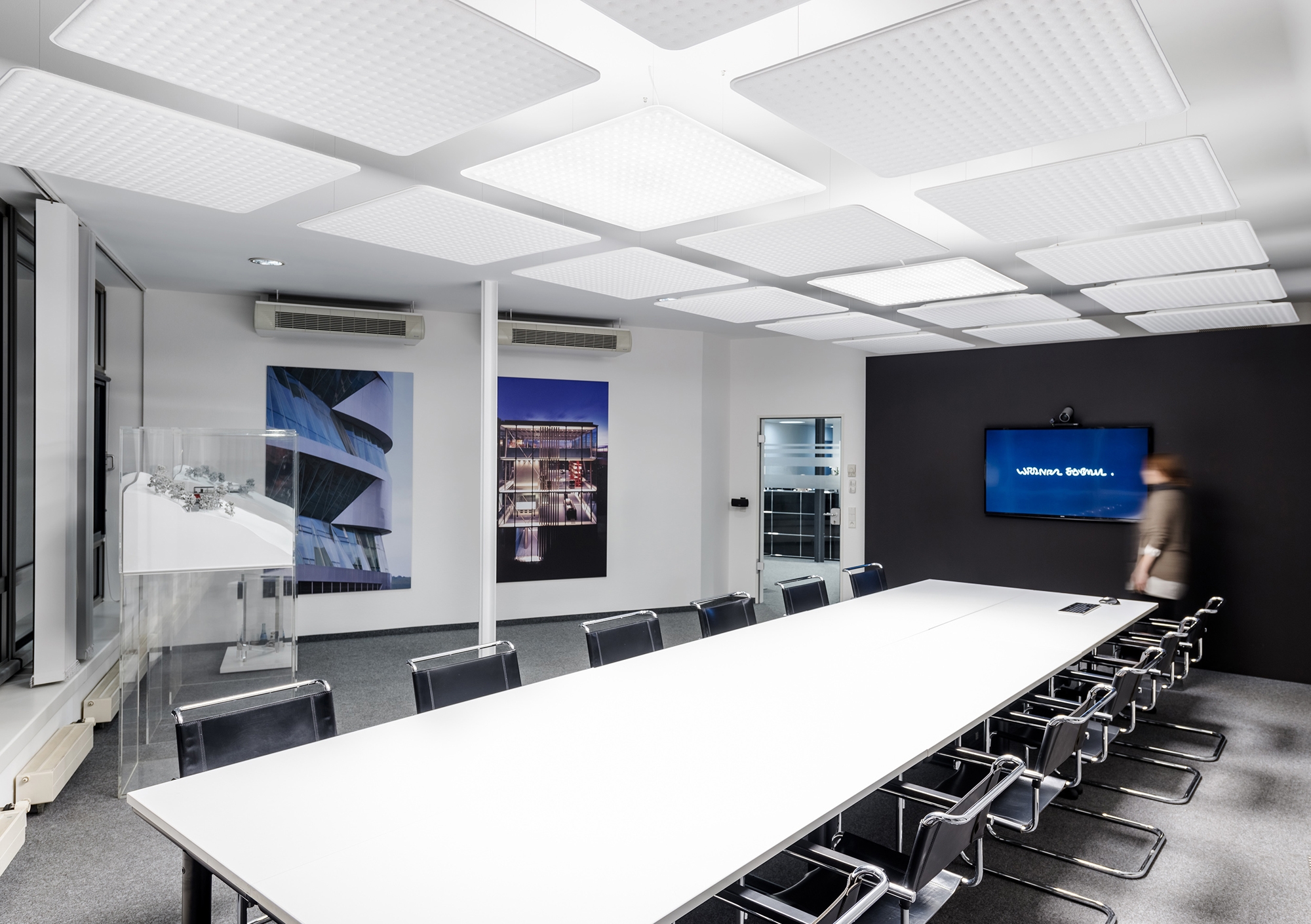 Read about project Werner Sobek Office
