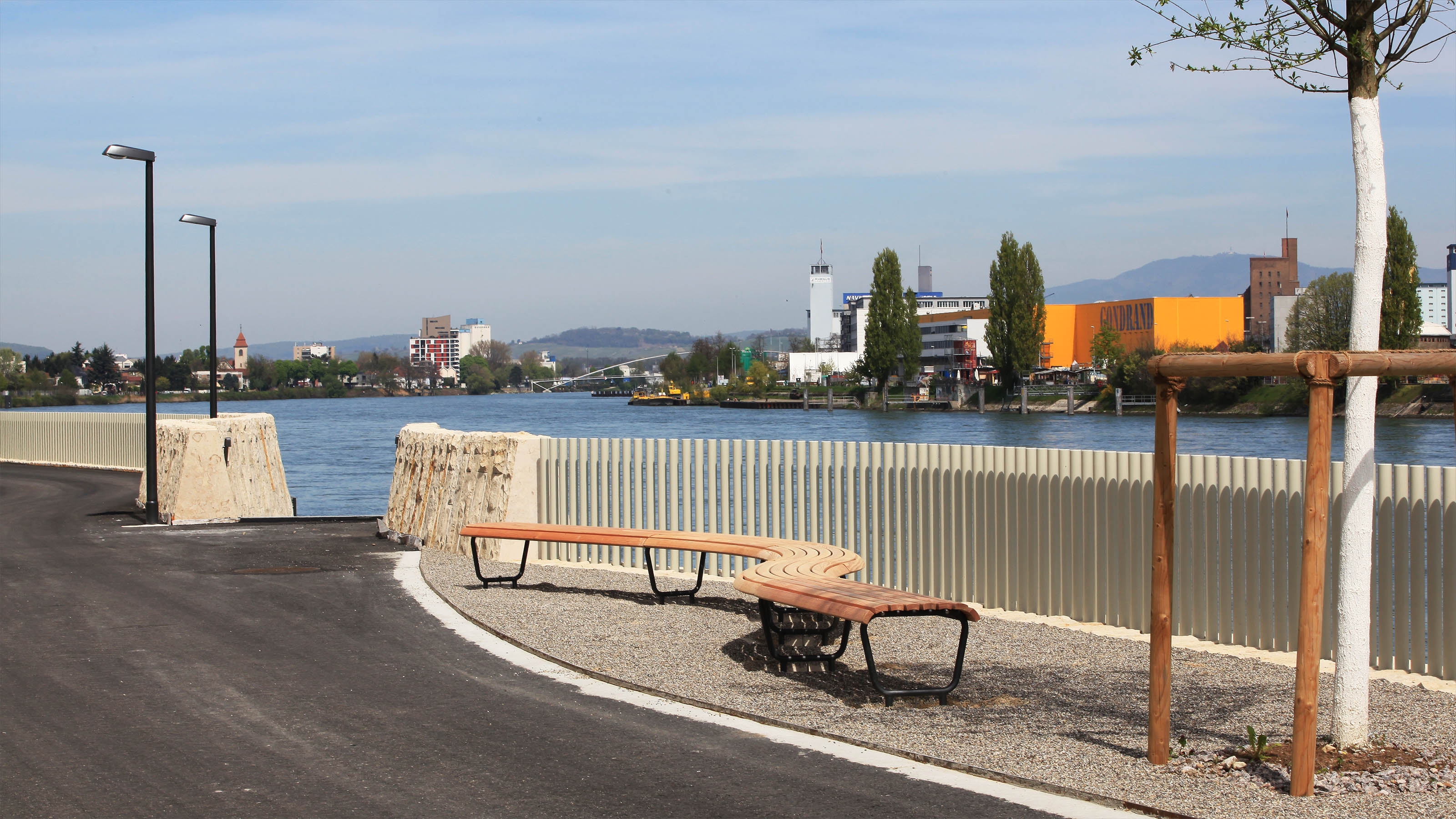 Read about project New Rhine promenade in St. Johann, Basel
