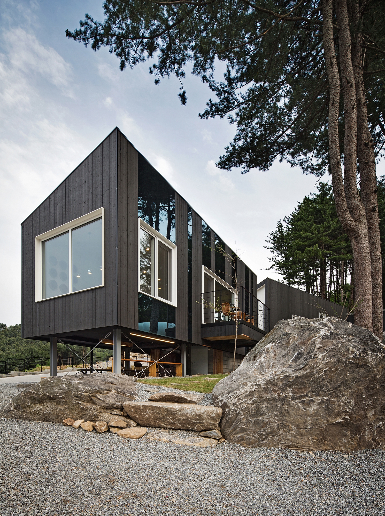 Leggi sul progetto Glamping on the Rock
