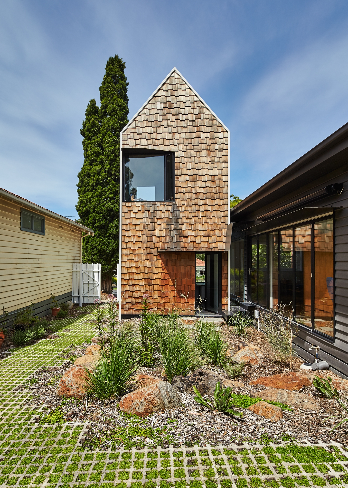 Read about project Tower House