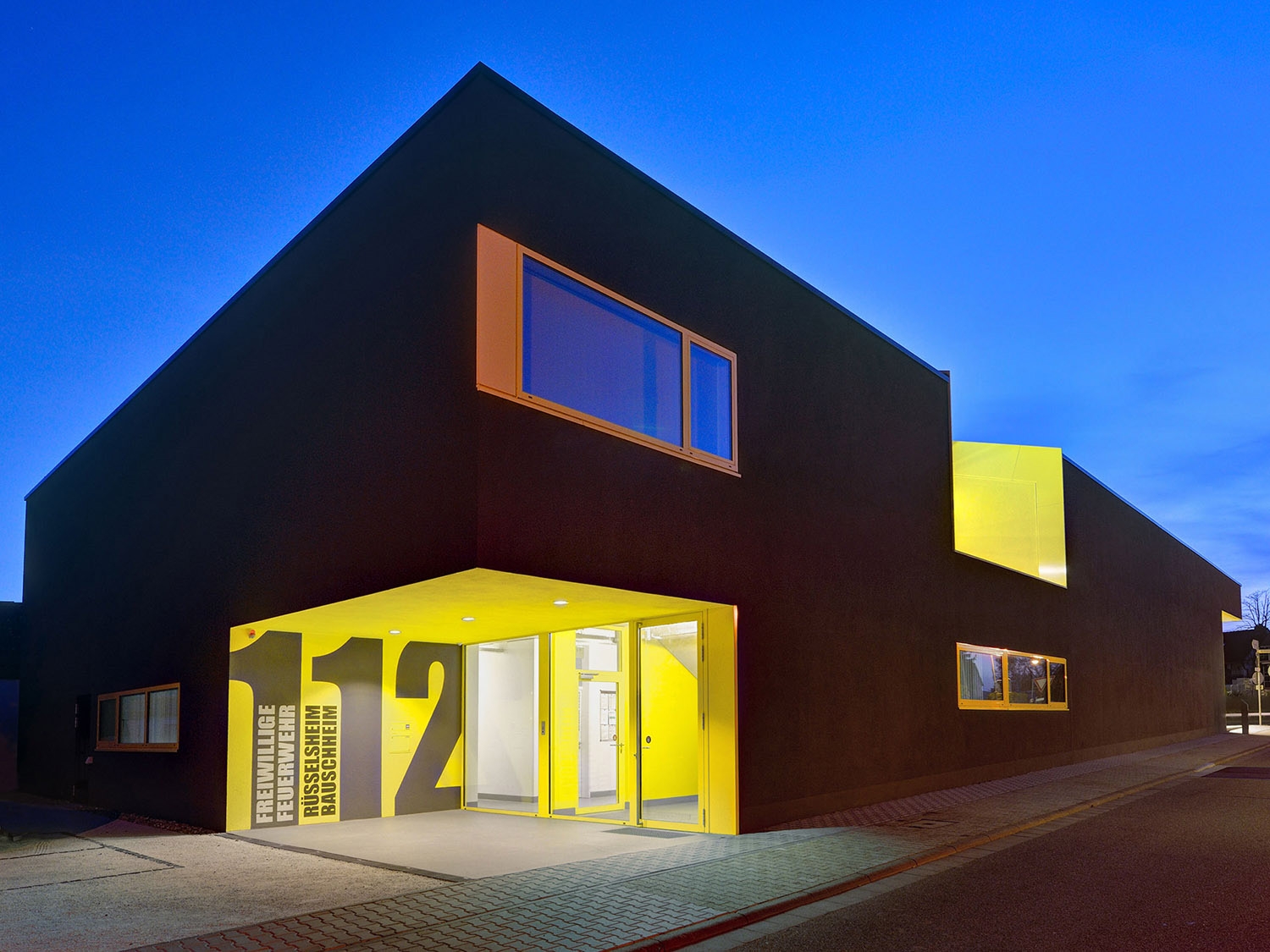 Leggi sul progetto Fire Station Feuerwehr Bauschheim