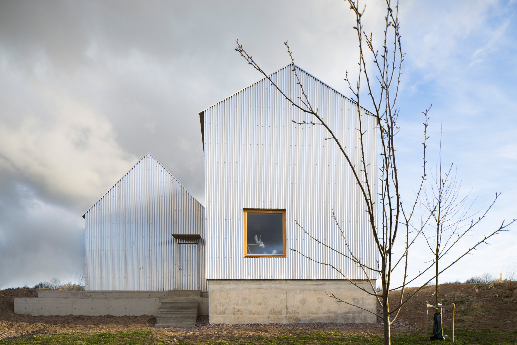 Lees oor projek House for mother