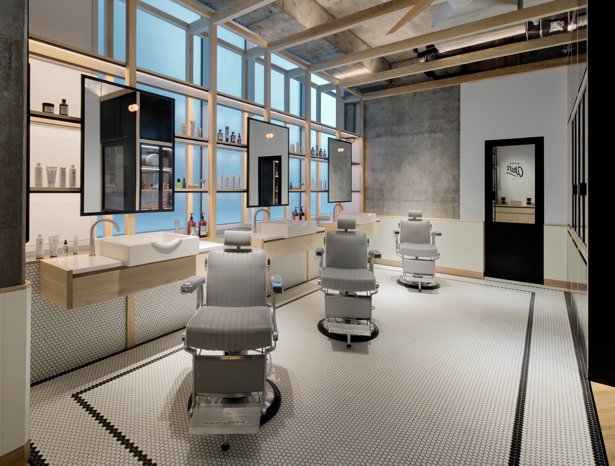 Leggi sul progetto Akin Barber & Shop