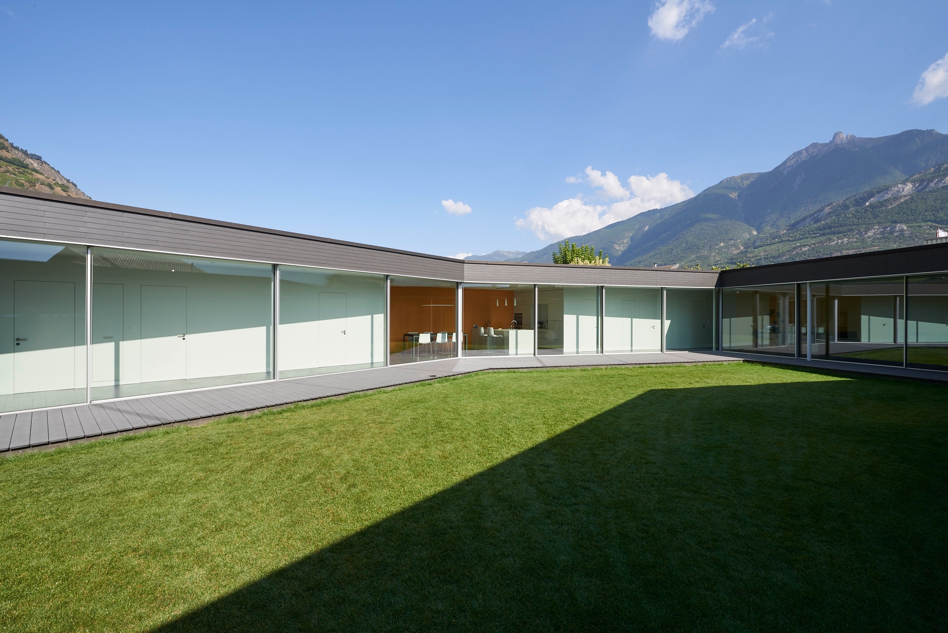 Erfahre mehr über das Projekt Villa Fully