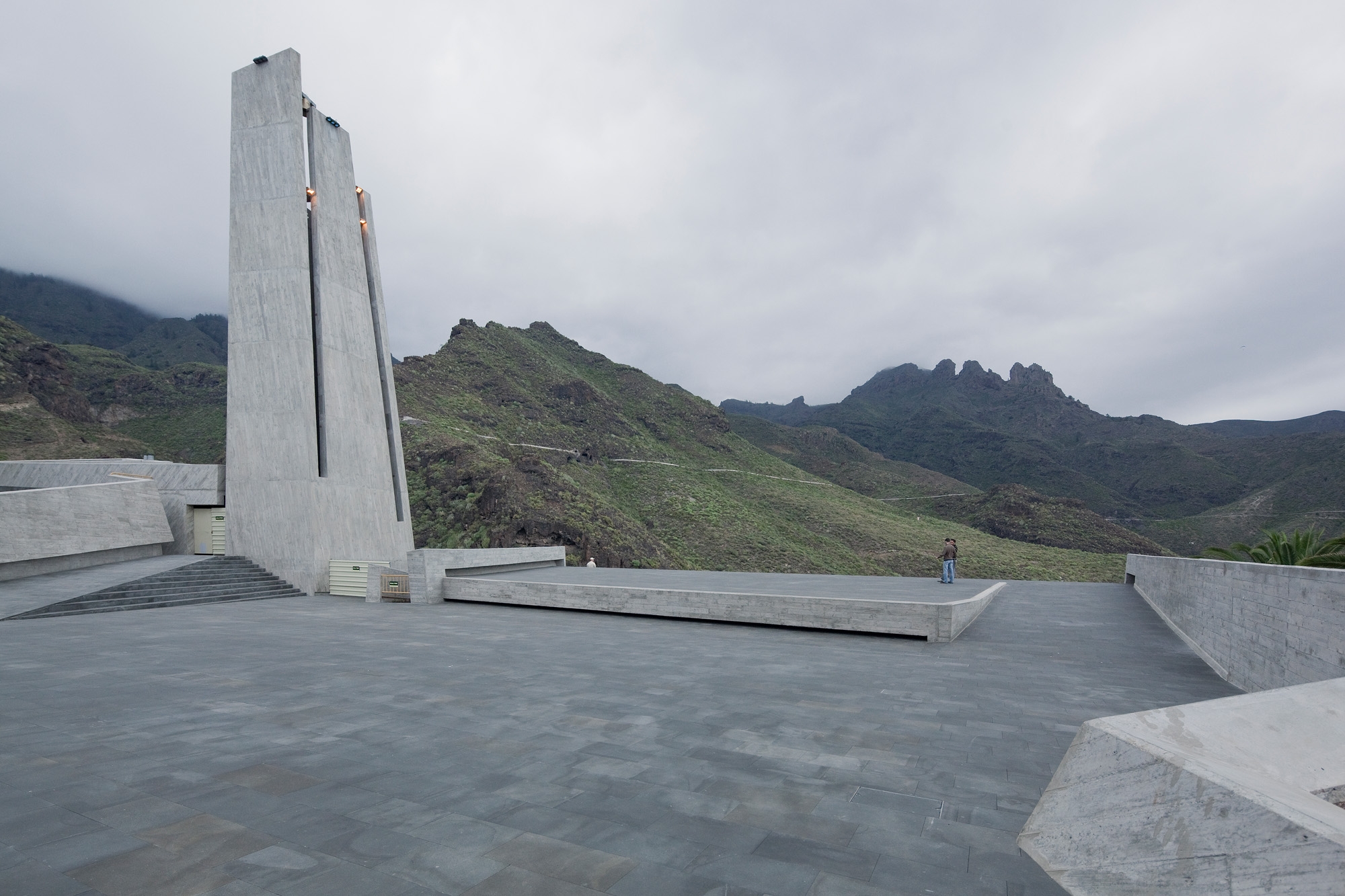 Leer sobre el proyecto Plaza Espana and Sacred Art Museum