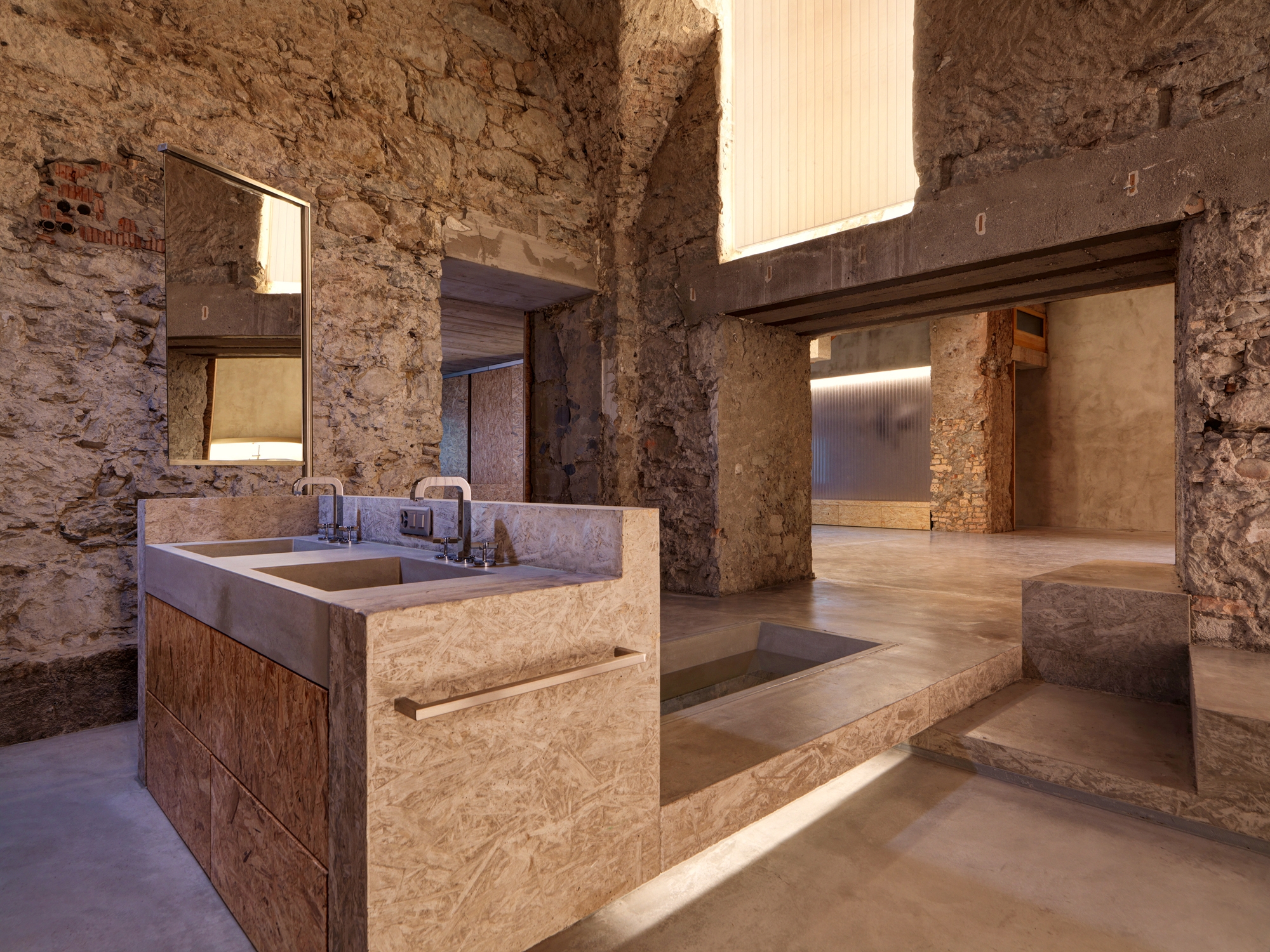 Read about project House Z22 und Warehouse F88