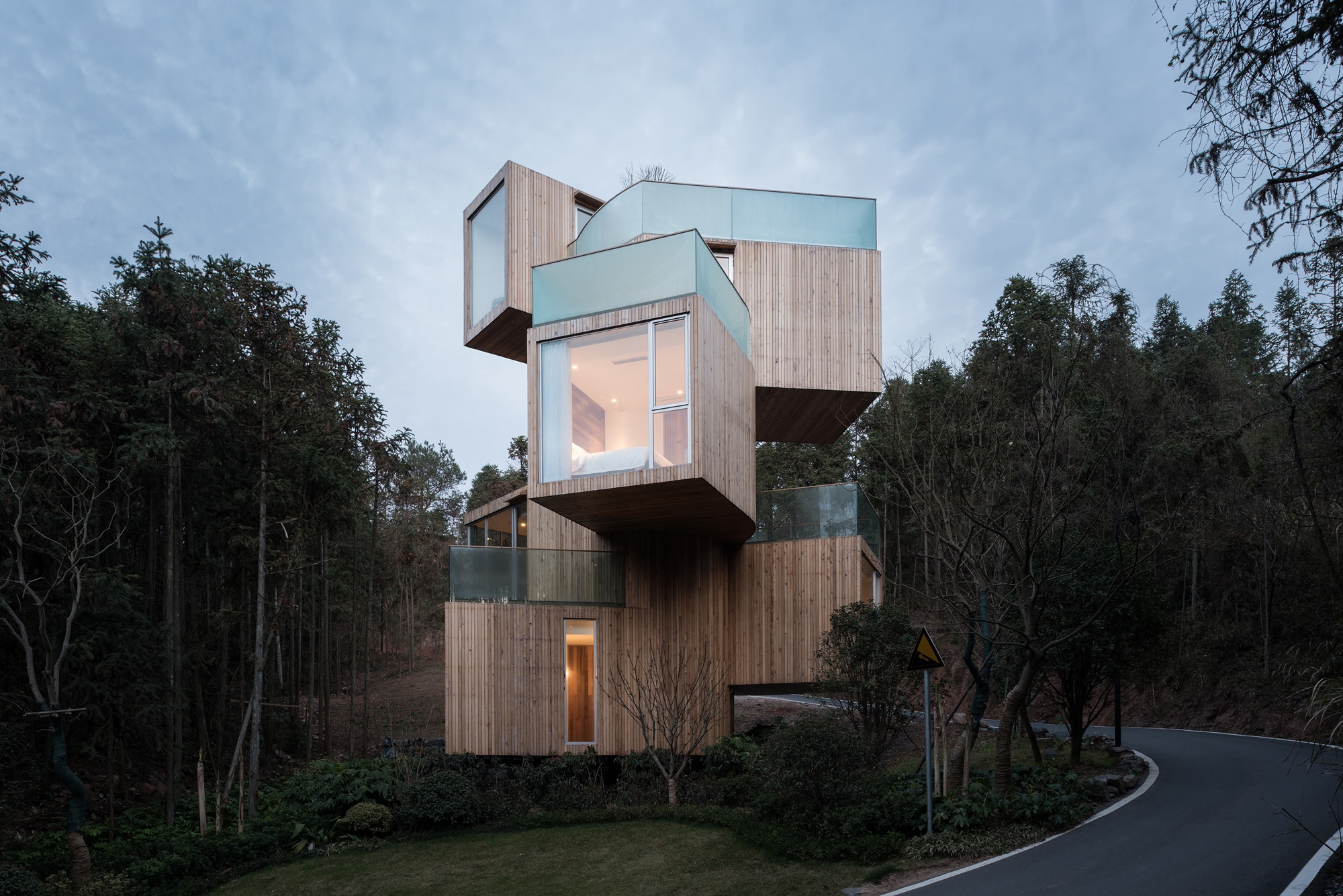 Leggi sul progetto The Qiyun Mountain Tree House