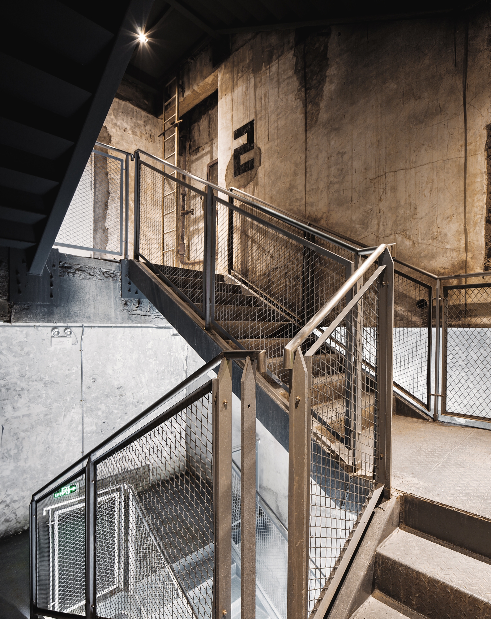 Leer sobre el proyecto FlaHalo Office Manufactory Renovation