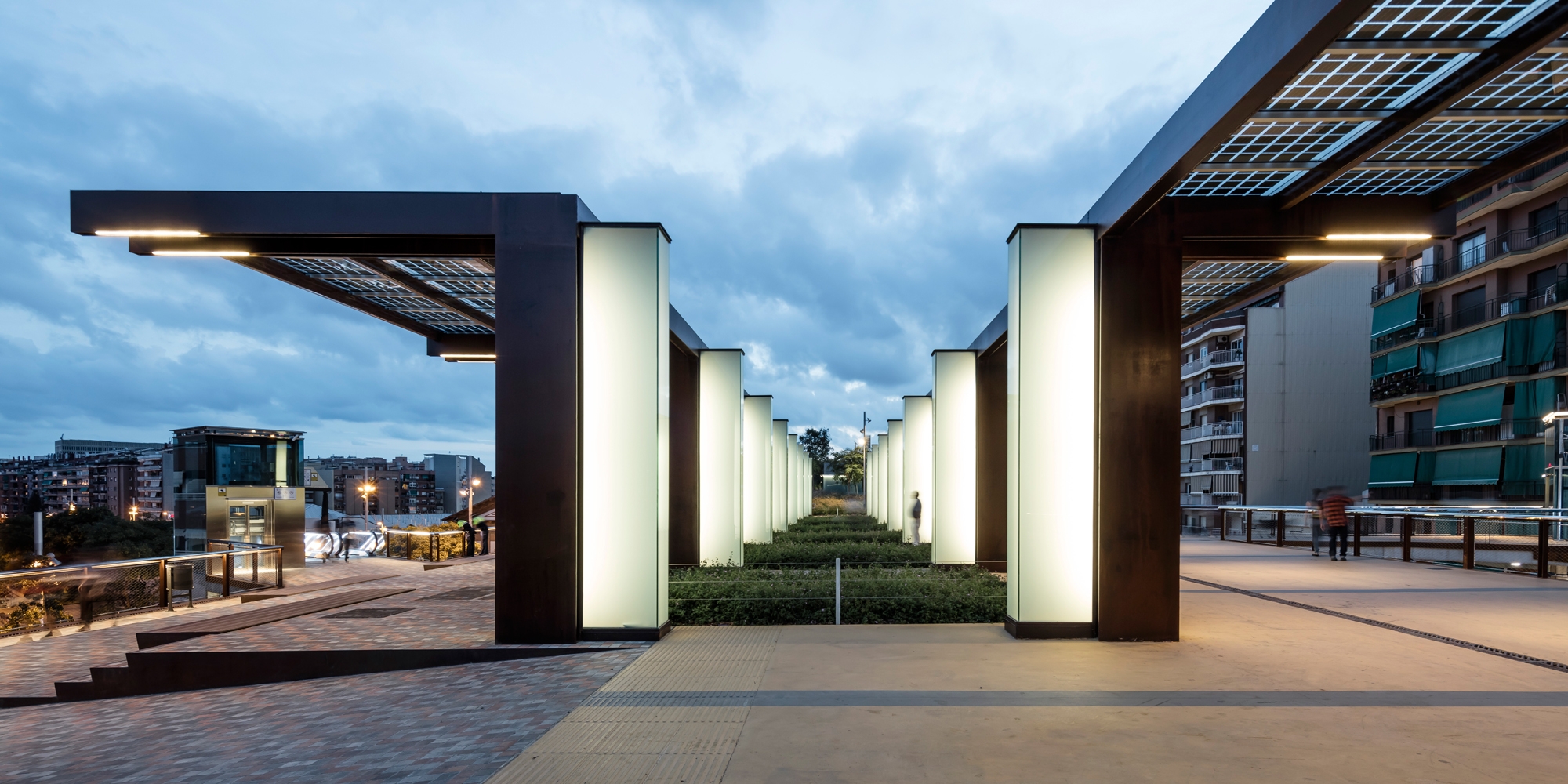 Leggi sul progetto Raised gardens of Sants in Barcelona