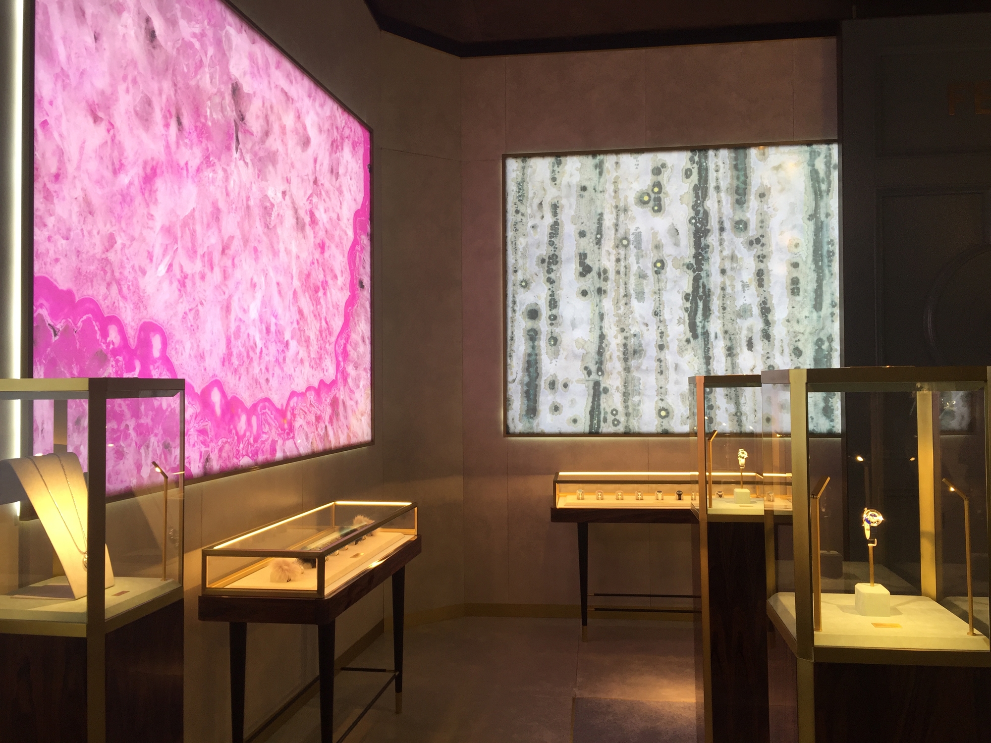 Erfahre mehr über das Projekt FENDI Timepieces Baselworld Exhibition Booth