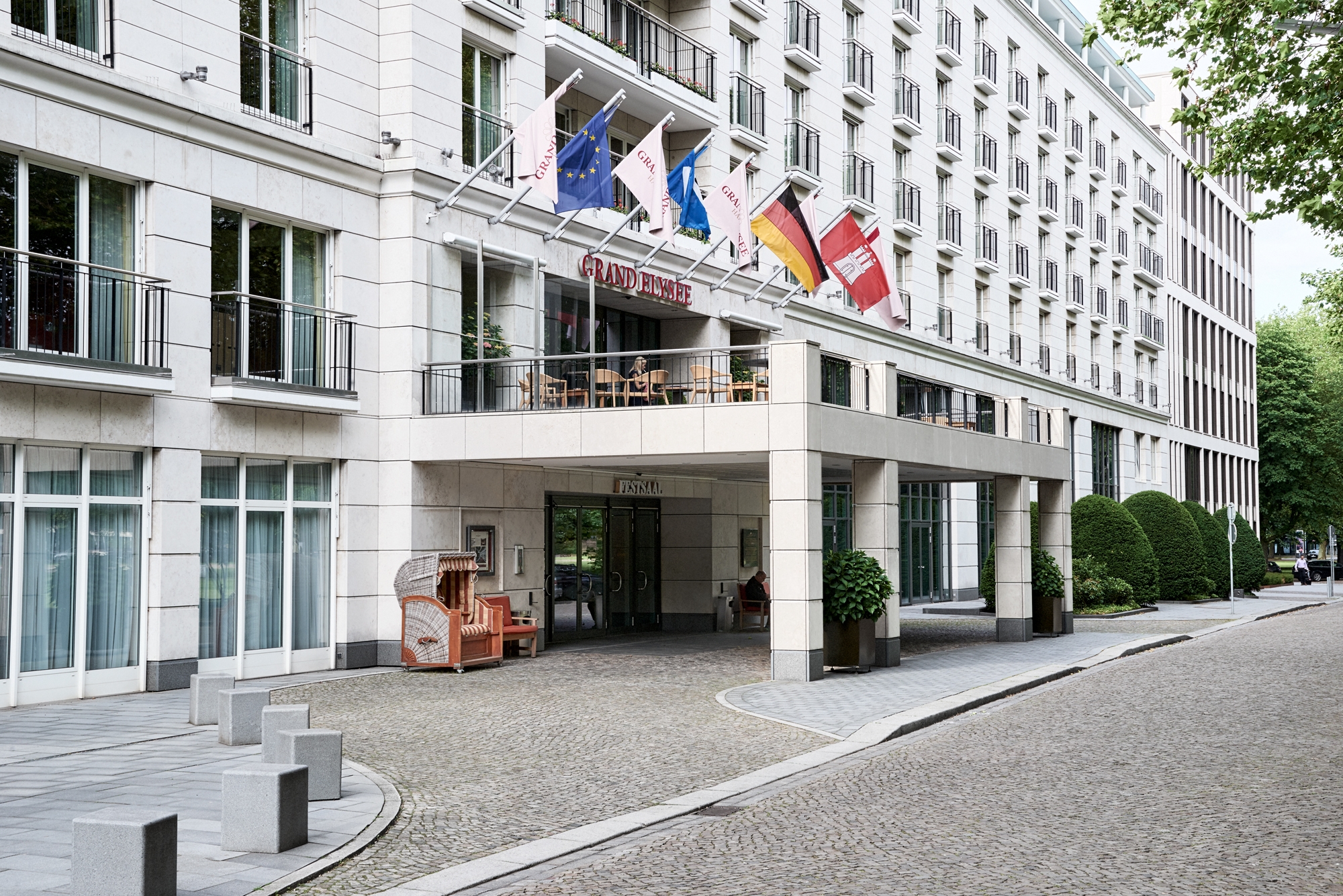 Read about project Grand Elysée Hotel
