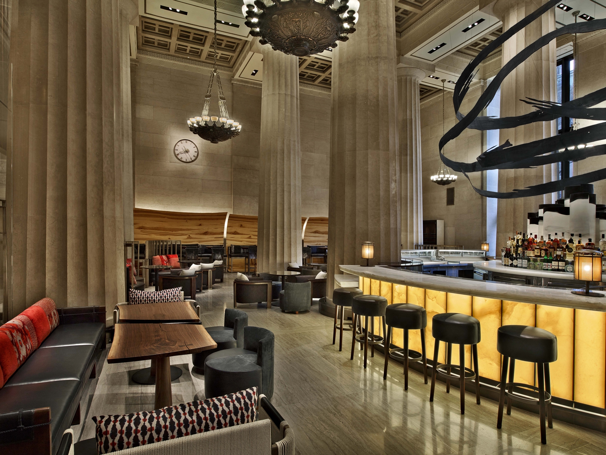 Lees oor projek Nobu Downtown