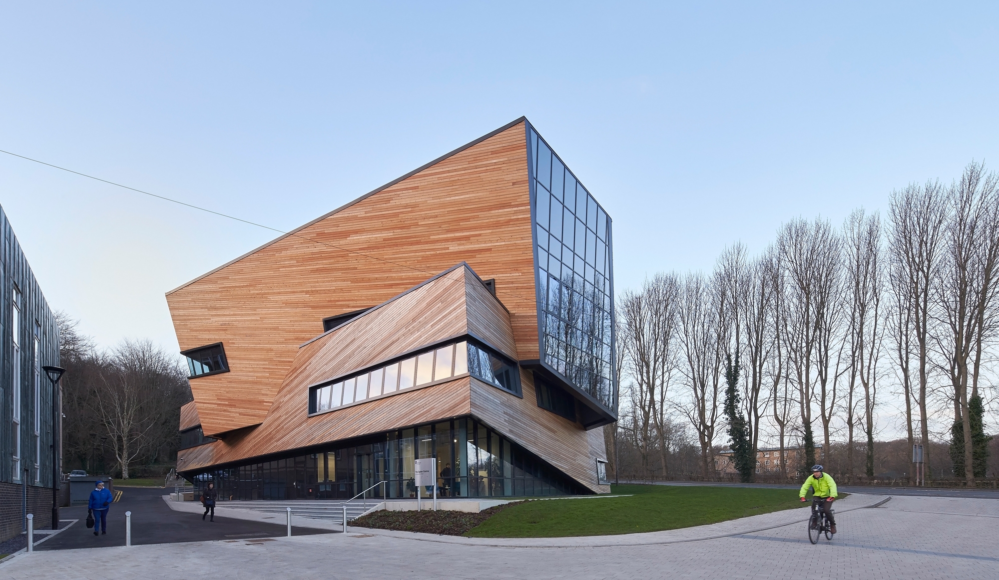 Lees oor projek The Ogden Center