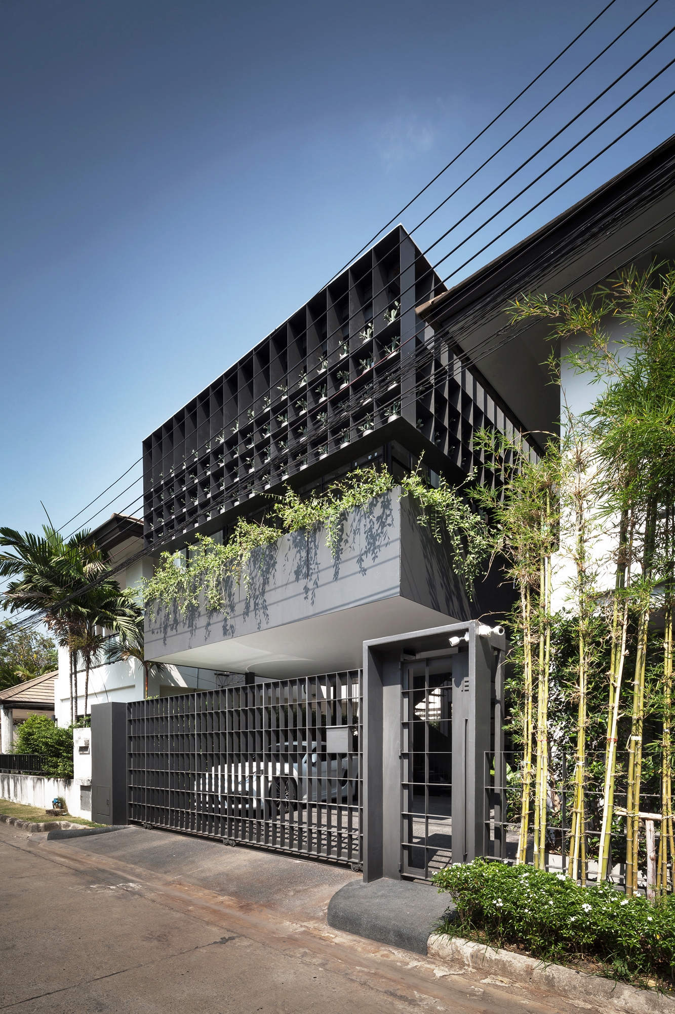 Read about project Baan Flower Cage