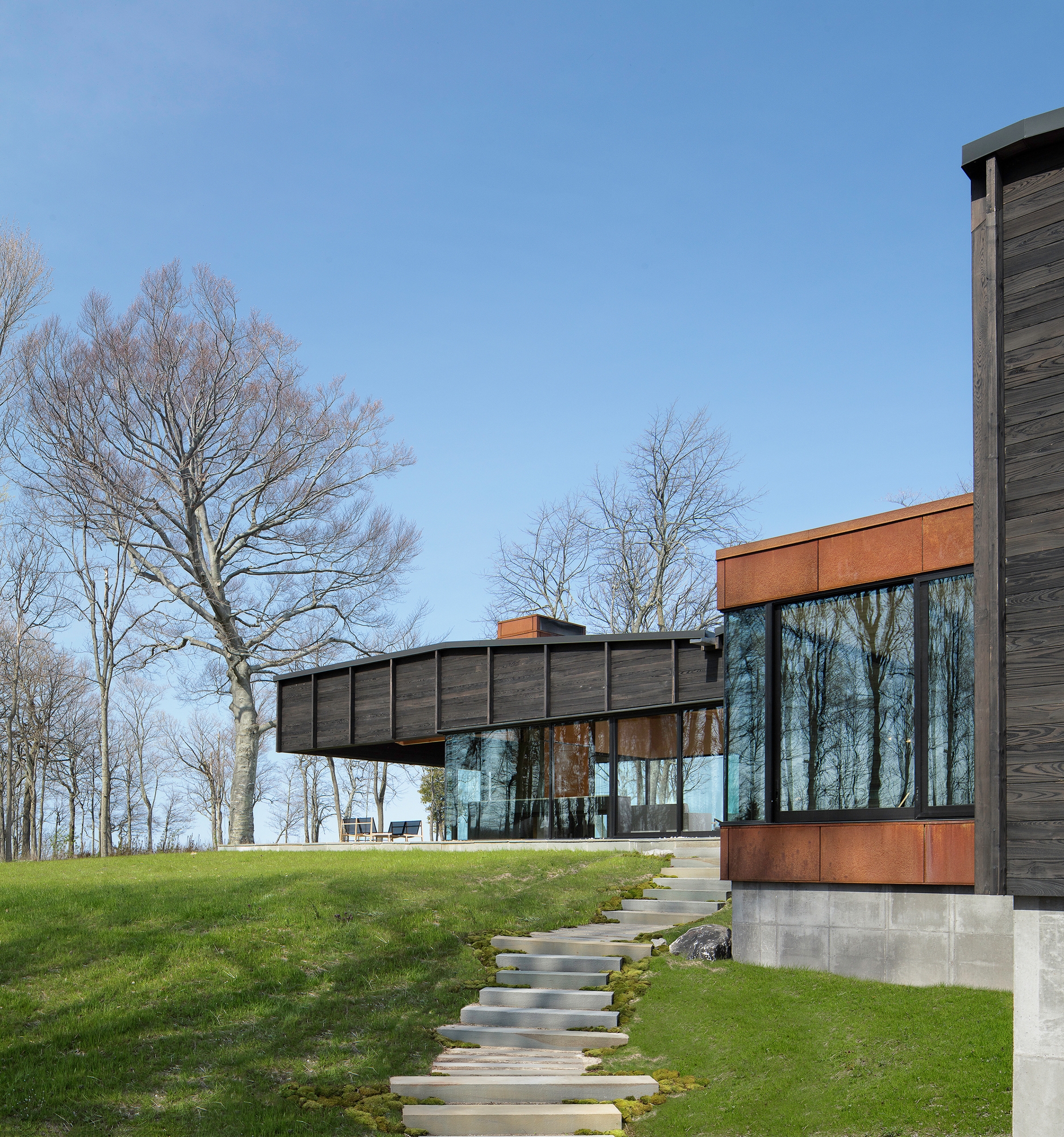 Lees oor projek Michigan Lake House