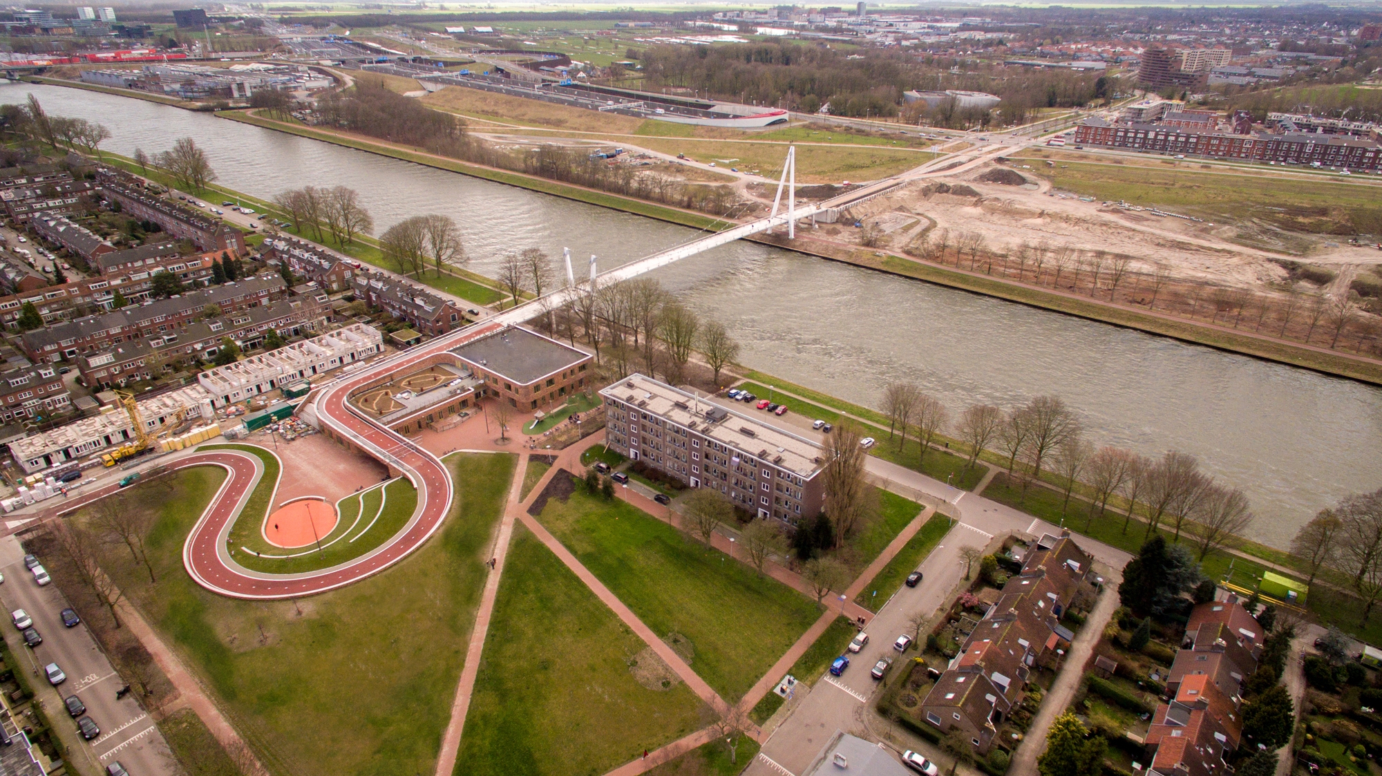 Erfahre mehr über das Projekt Dafne Schippersbridge and OBS Oog in Al
