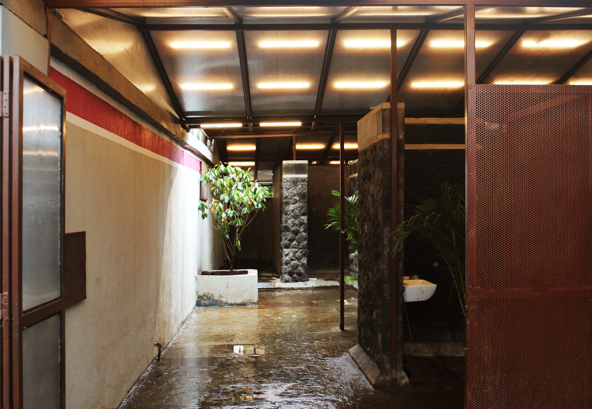 Read about project Toilet in a Courtyard
