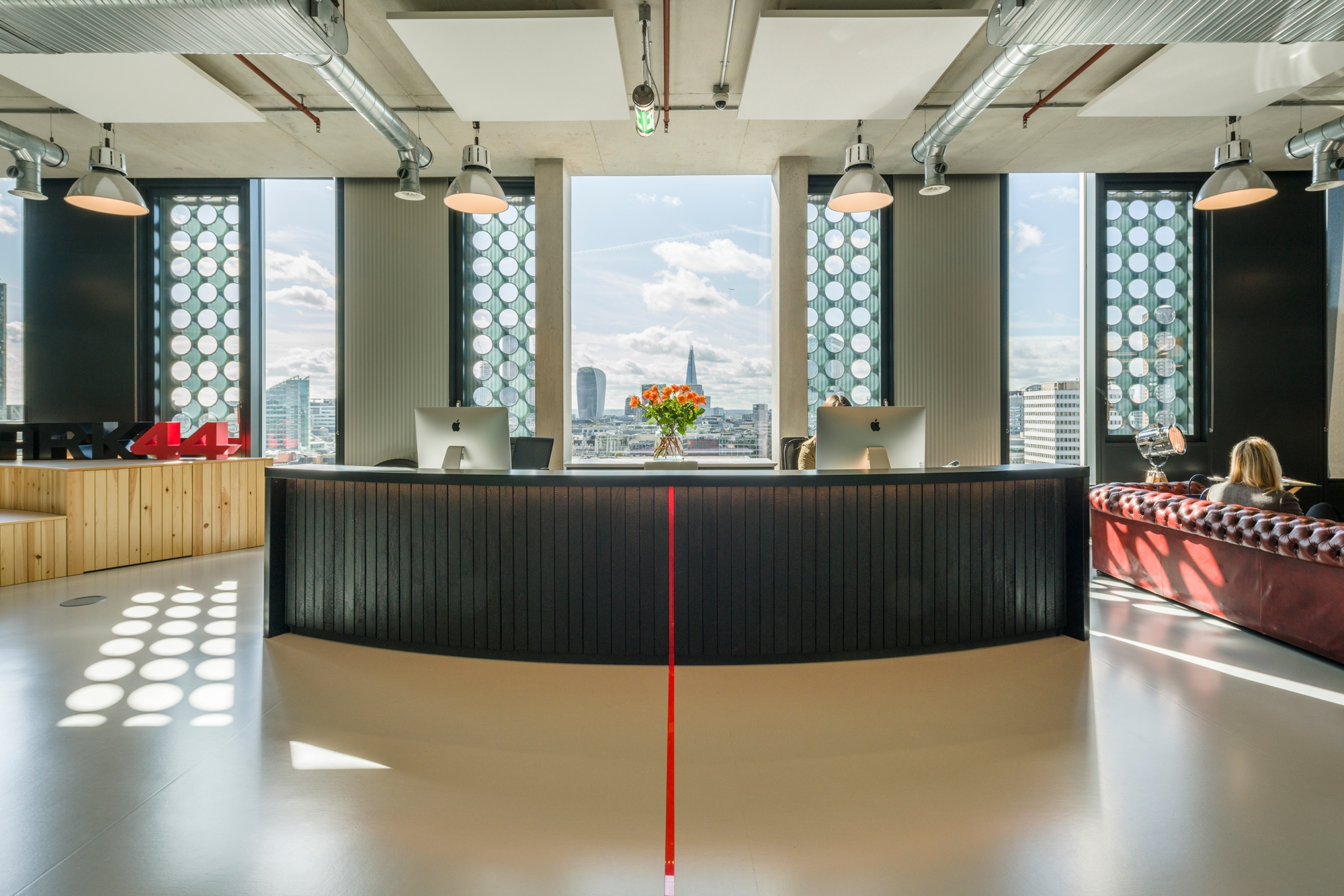 Erfahre mehr über das Projekt Spark 44 offices