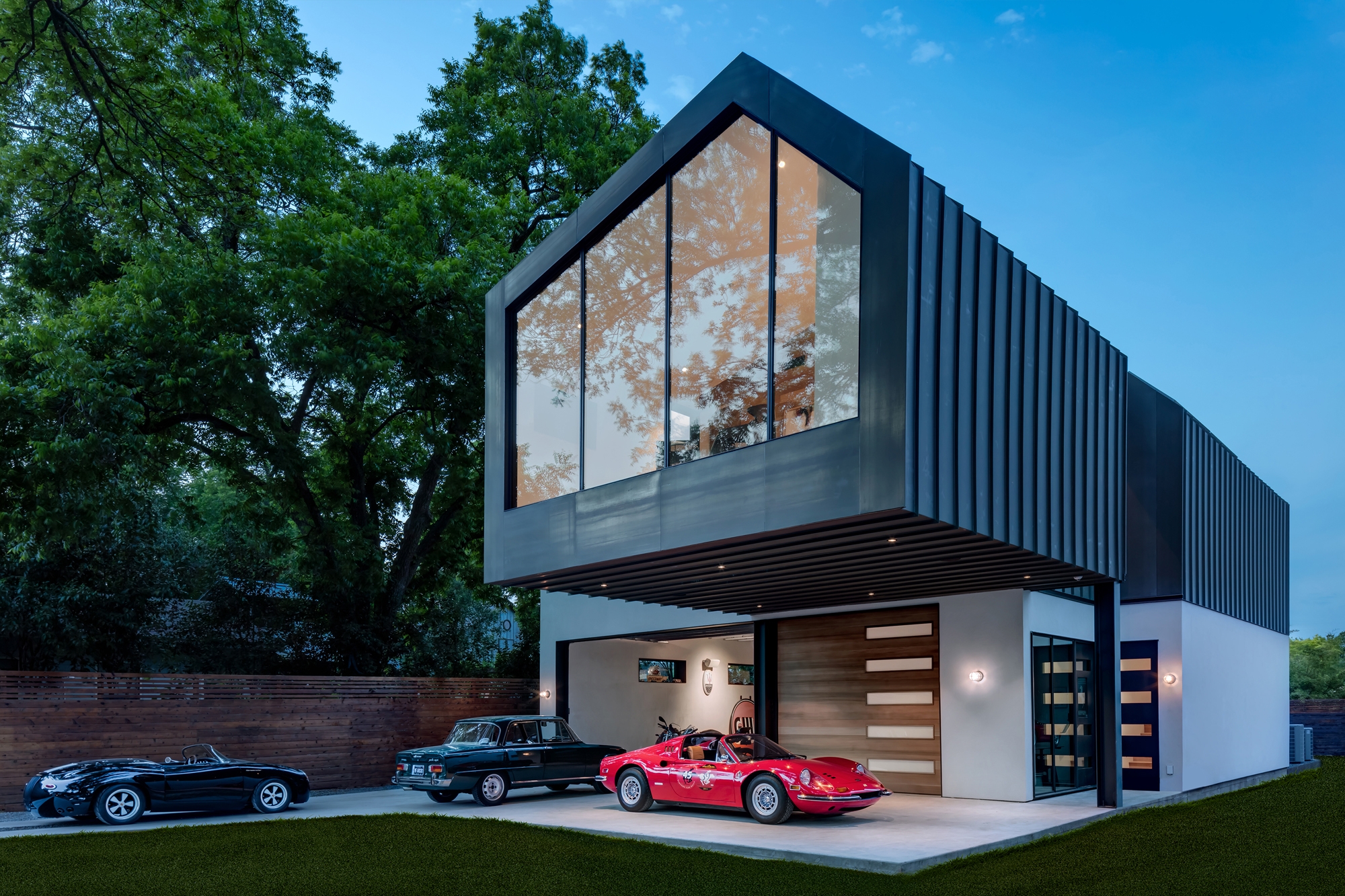 Erfahre mehr über das Projekt Autohaus