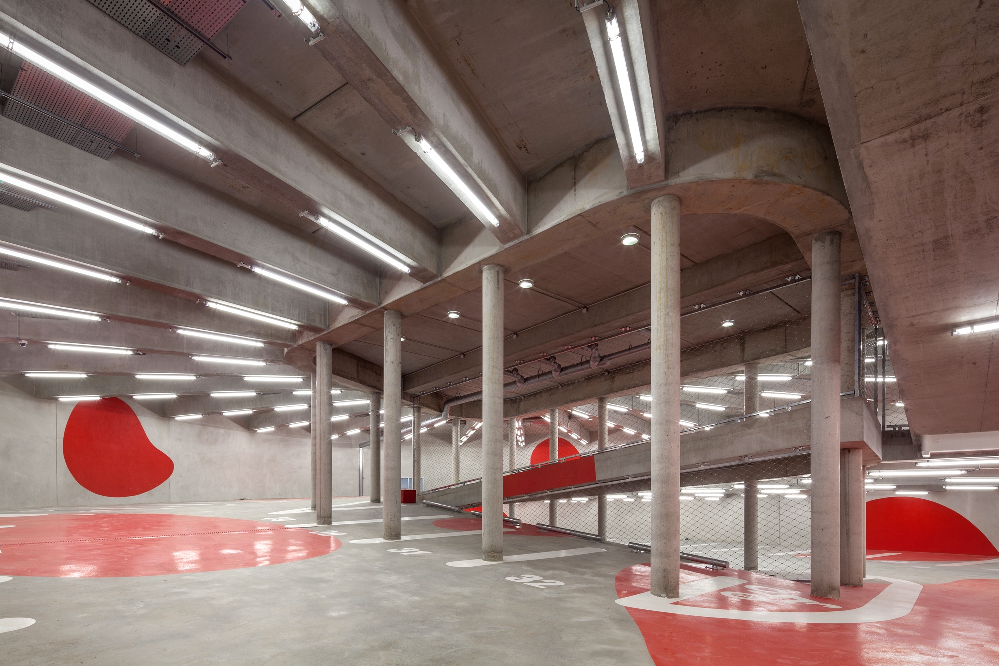 Lees oor projek Car Park in Paris