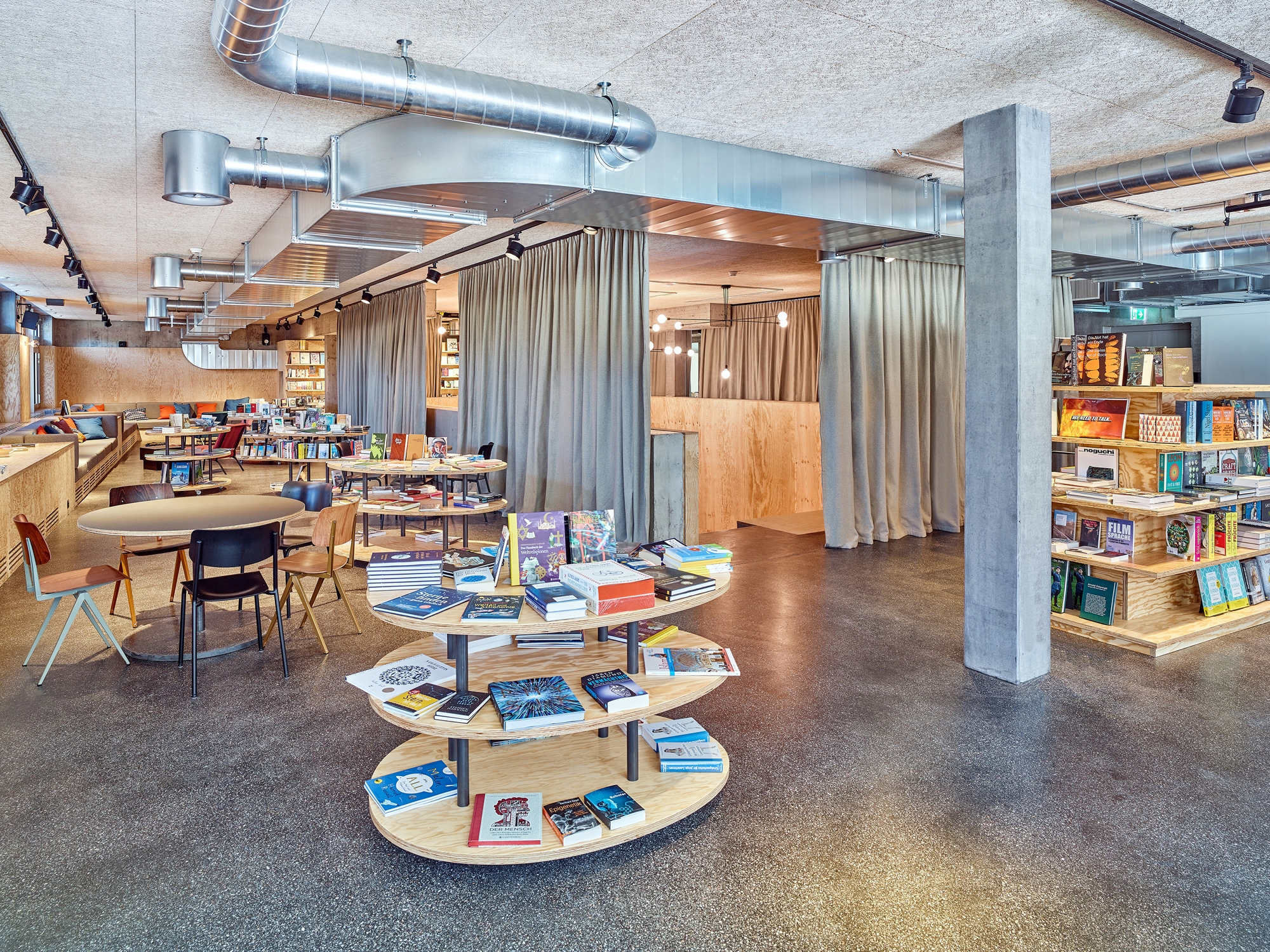 Leer sobre el proyecto Kulturhaus Kosmos