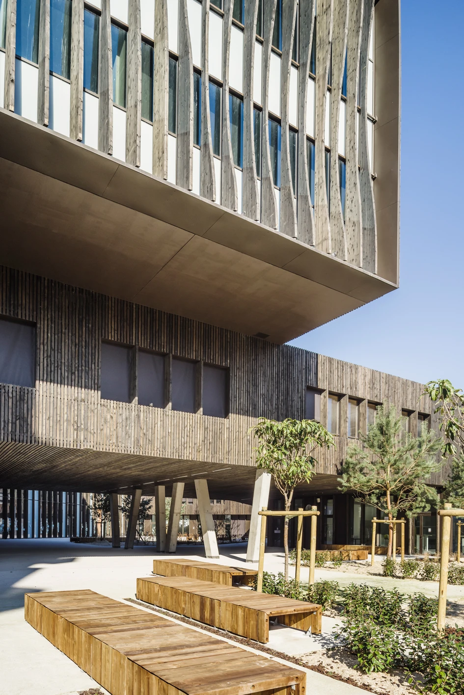 Lycée La Plaine – Discover project by Brenac & Gonzalez | Architonic