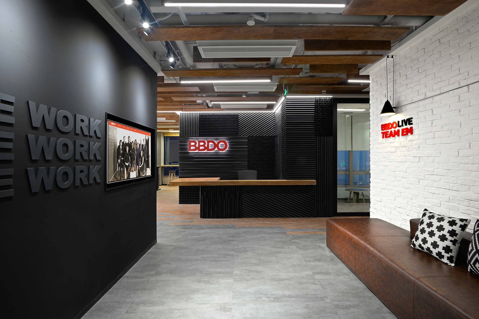 Read about project BBDO Live Office
